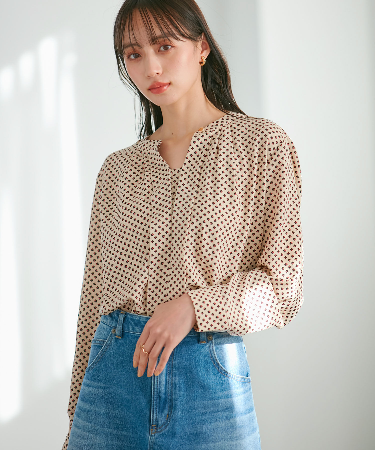 VIS「【防シワ・洗える】フロントタック長袖ブラウス」|シャツ・ブラウス|