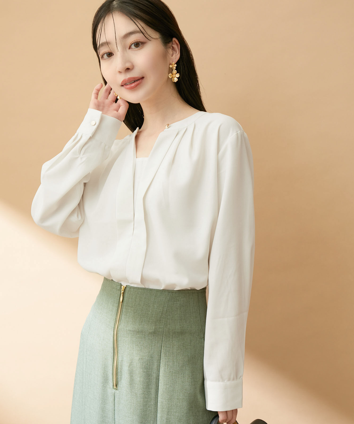 VIS「【防シワ・洗える】フロントタック長袖ブラウス」|シャツ・ブラウス|