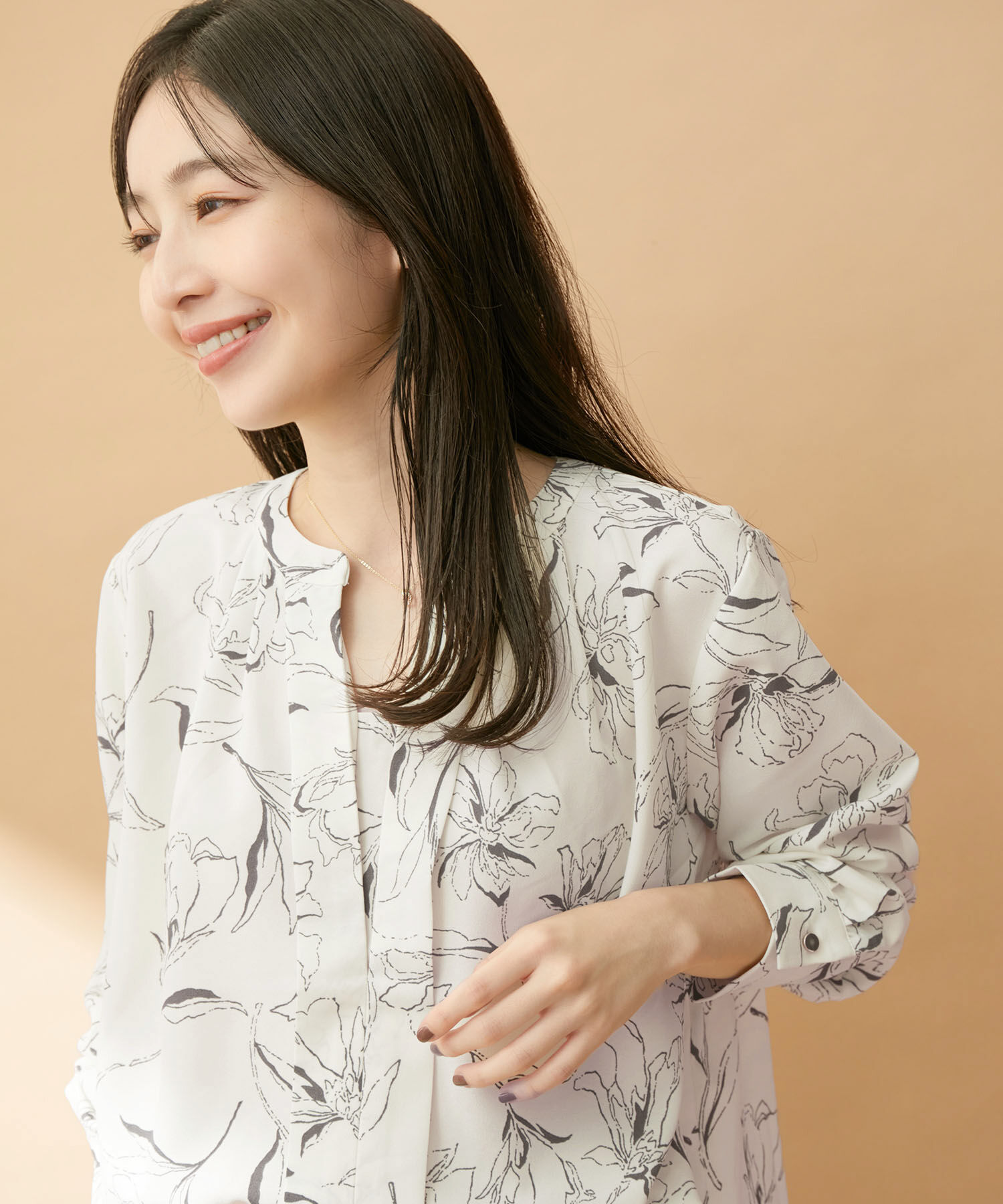 VIS「【防シワ・洗える】フロントタック長袖ブラウス」|シャツ・ブラウス|