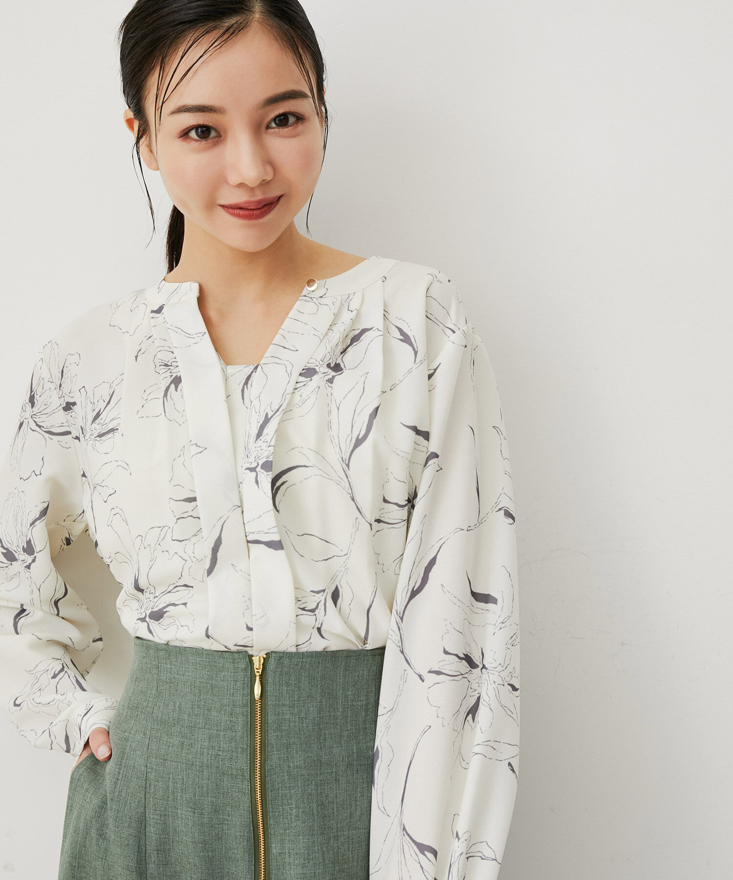 VIS「【防シワ・洗える】フロントタック長袖ブラウス」|シャツ・ブラウス|