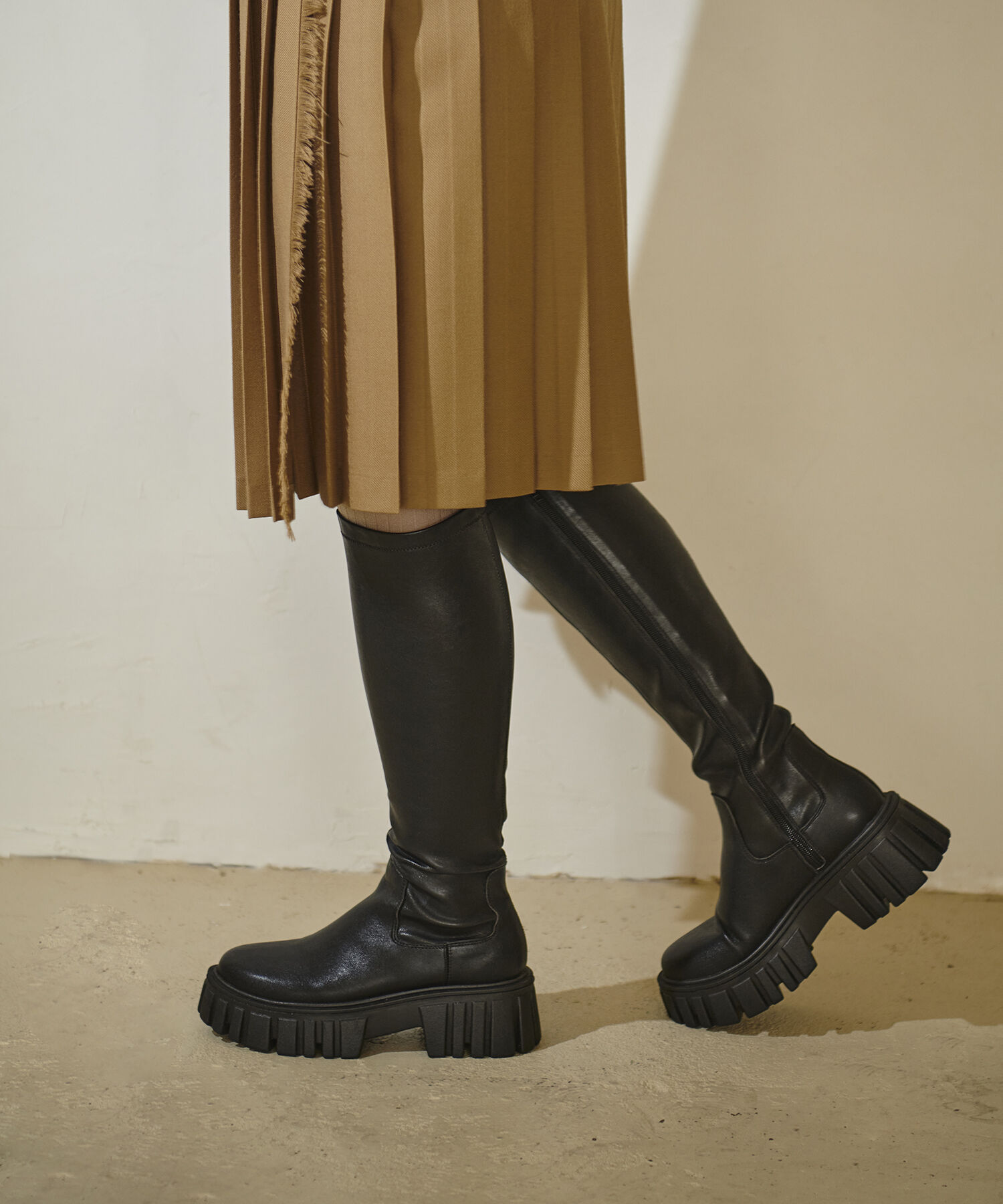 ADAM ET ROPE'「【WEB限定】ボリュームソールストレッチロングブーツ」|その他|ブラック(01)