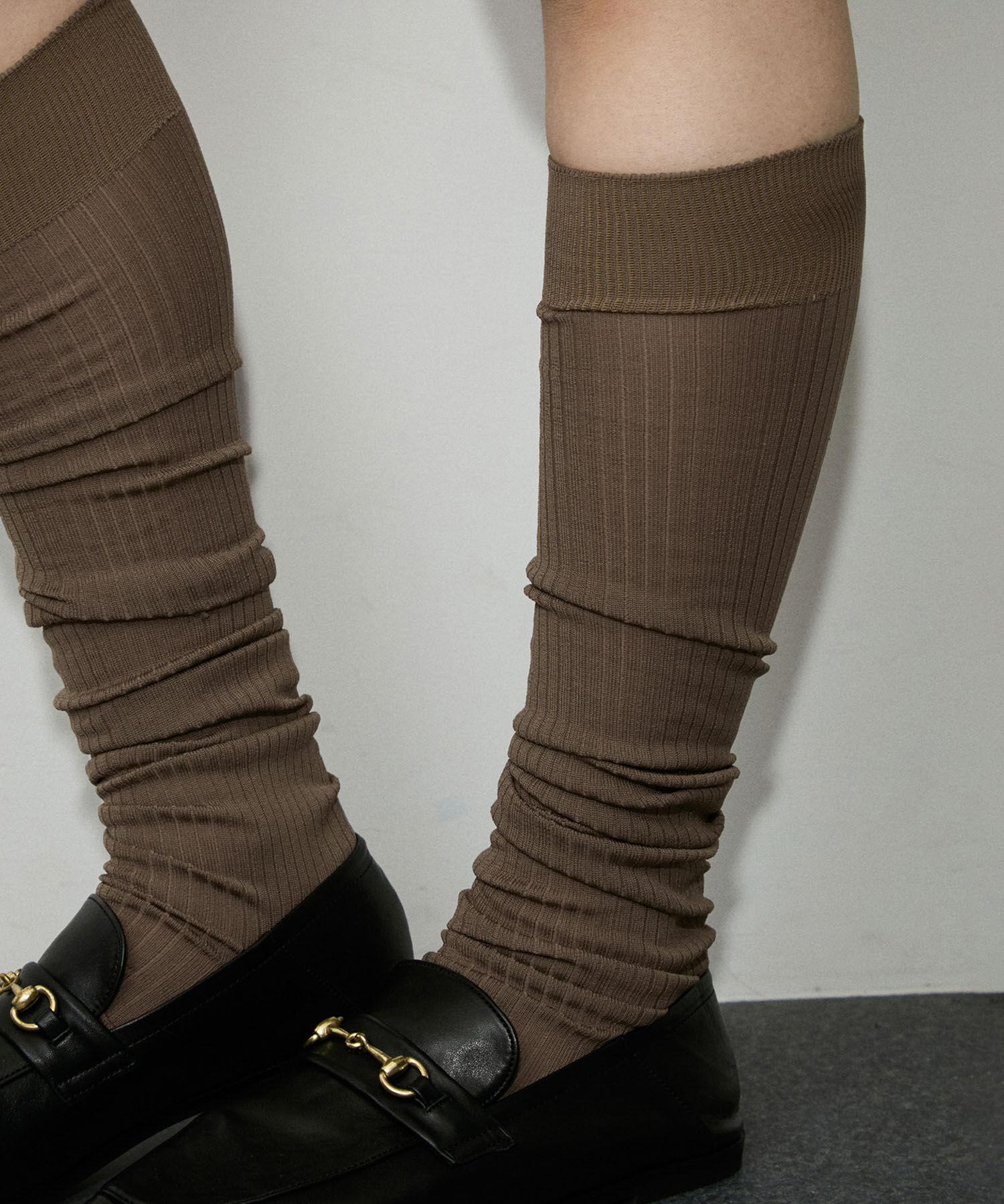 ADAM ET ROPE'「リブニーハイソックス」|ソックス|オリーブ(37)