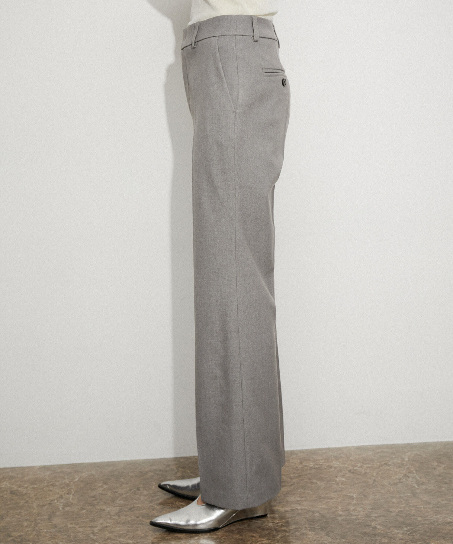 ADAM ET ROPE'「【サステナブル】プルーンストレートパンツ」|スラックス|