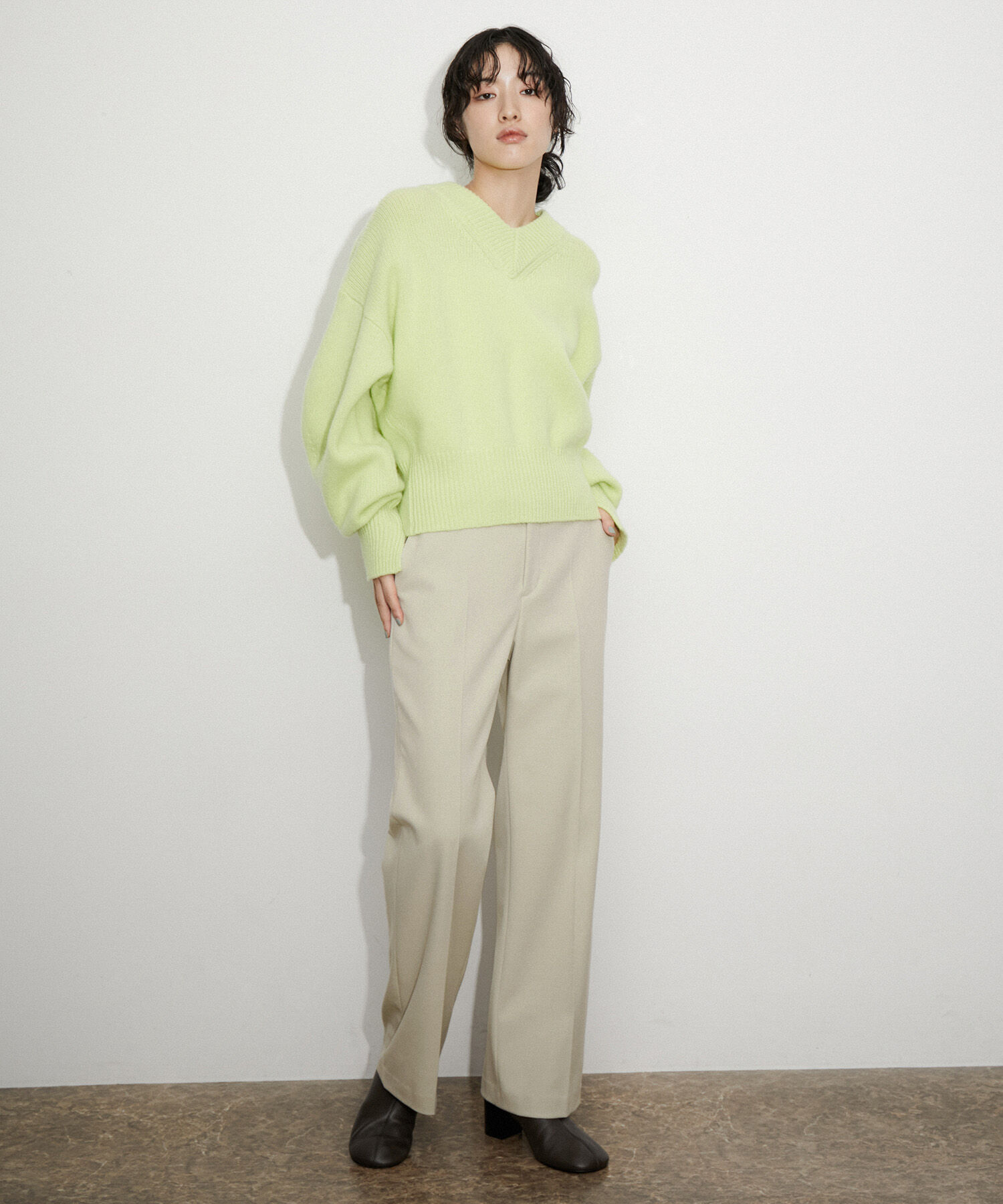 ADAM ET ROPE'「【サステナブル】プルーンストレートパンツ」|スラックス|