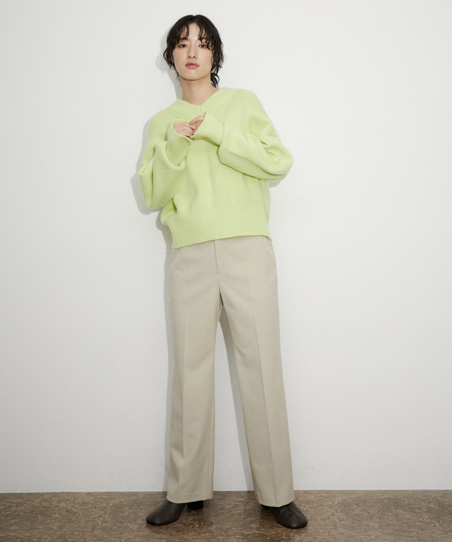 ADAM ET ROPE'「【サステナブル】プルーンストレートパンツ」|スラックス|