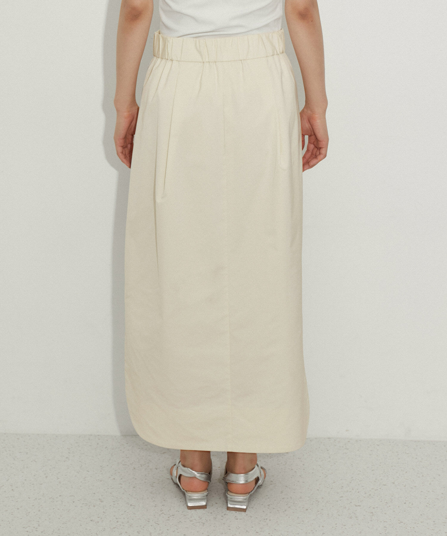 ADAM ET ROPE'「【サステナブル・セットアップ対応】タックコクーンタフタスカート」|スカート|