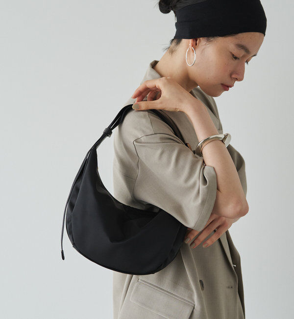  「クラウズナイロンラウンドショルダーバッグ」|ショルダー・メッセンジャー|