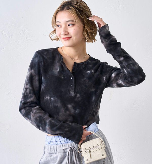  「【WEB限定】HENLEY NECK CROPPED TOPS」|Tシャツ・カットソー|