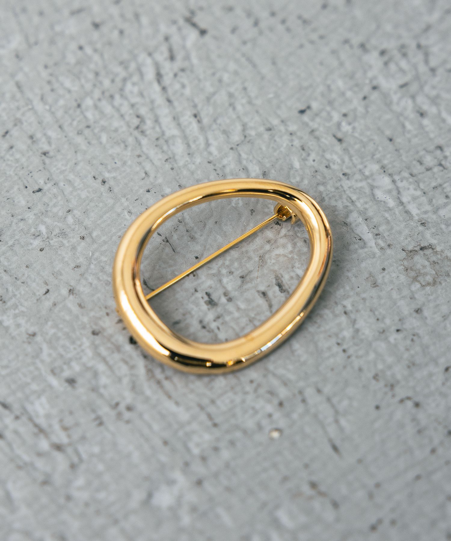 apart by lowrys「 【セレモニー】メタルブローチ」|ブローチ・コサージュ|ゴールド１