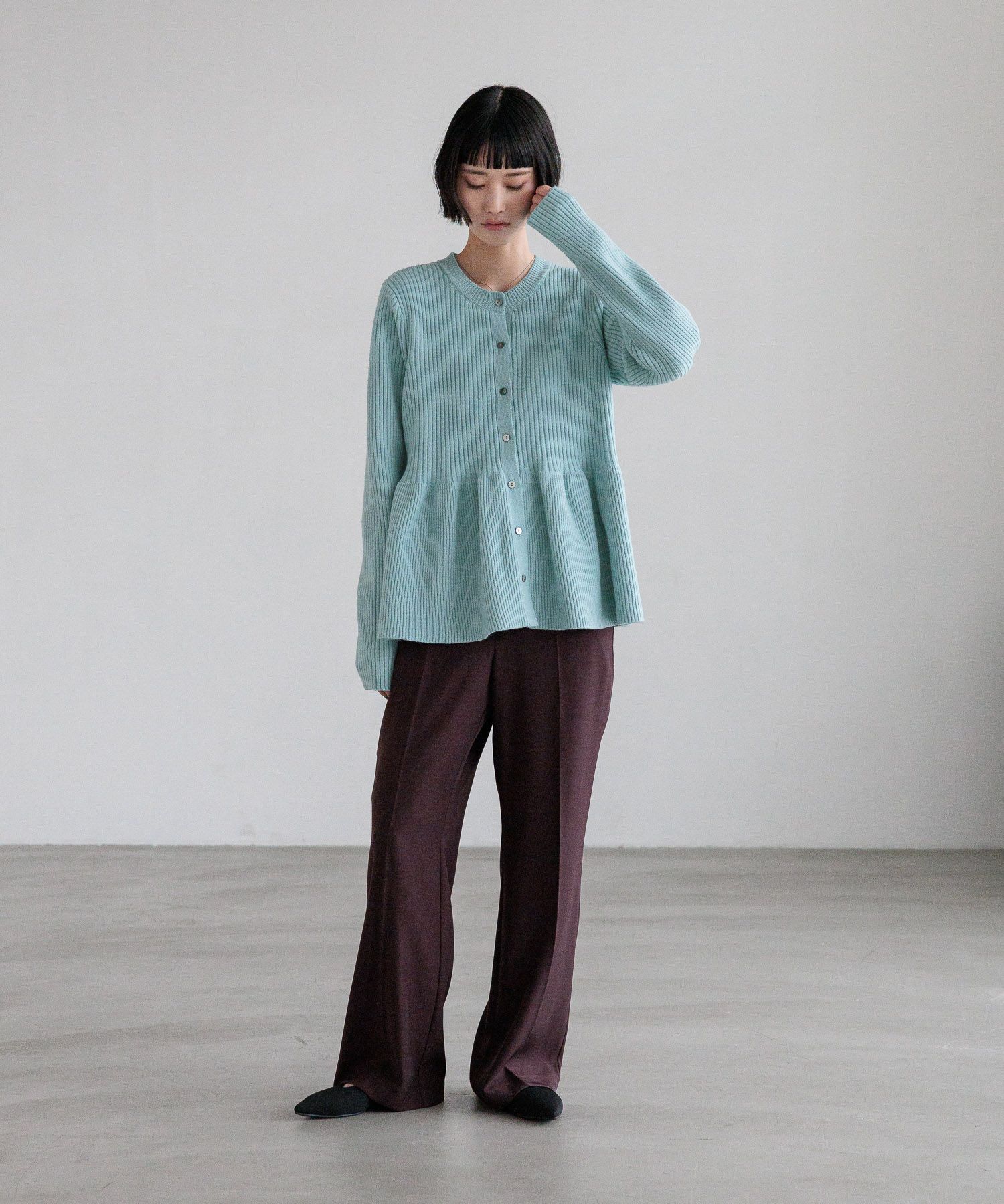 LOWRYS FARM「センタープレスフレアパンツ」|チノ|