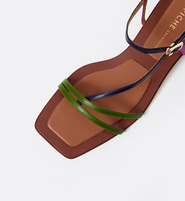 AU BANNISTER「華奢ストラップコンフォートフラットサンダル」|サンダル|