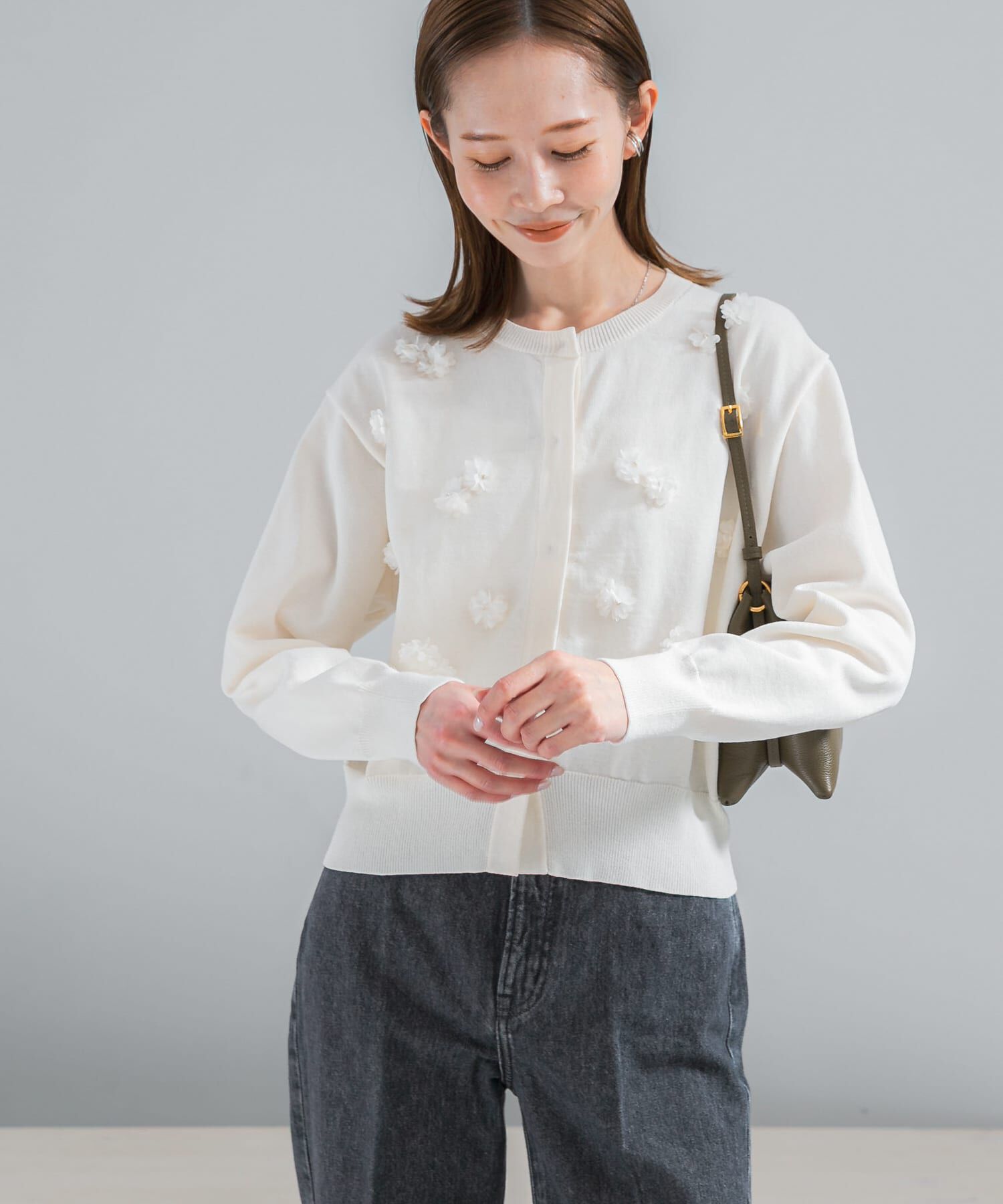 URBAN RESEARCH ROSSO「フラワーモチーフカーディガン」|カーディガン|オフホワイト