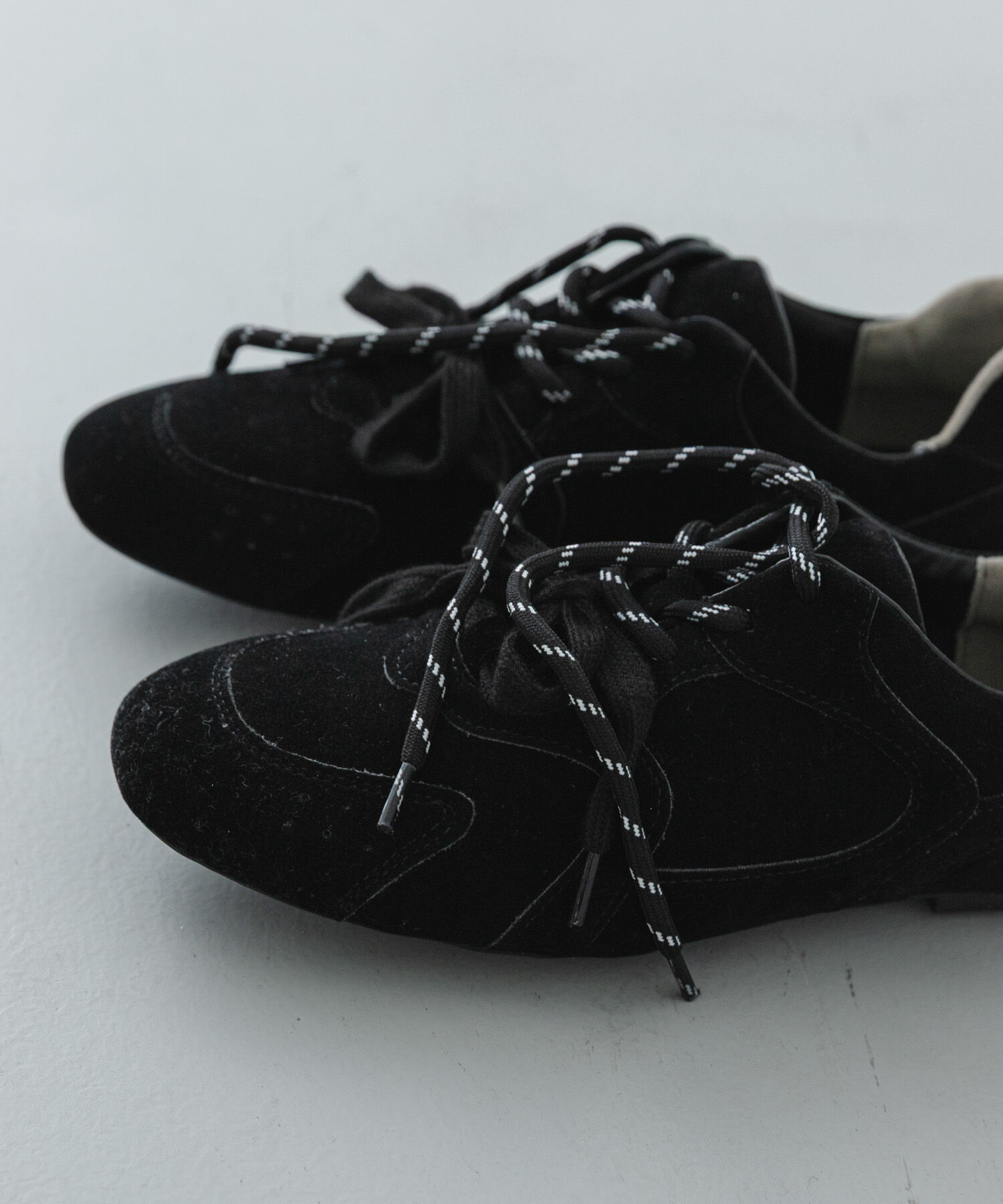 SENSE OF PLACE by URBAN RESEARCH「ツインコードフラットスニーカー」|スニーカー|