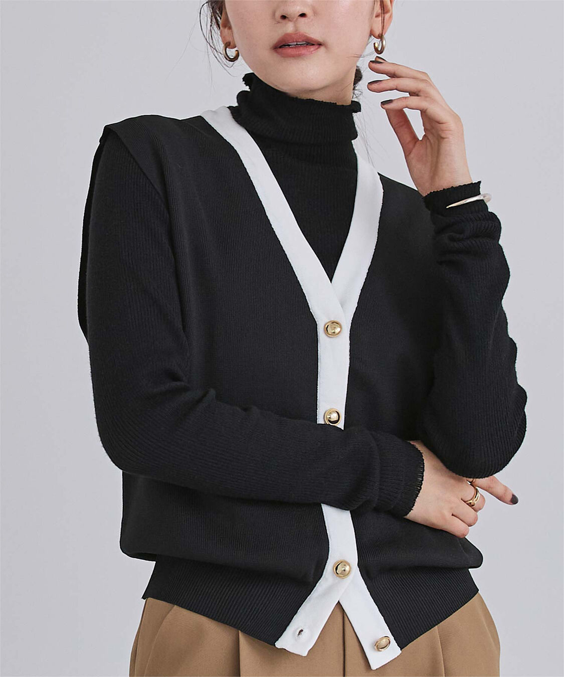 ur's「ゴールド釦コクーンニットベスト」|ニット・セーター|