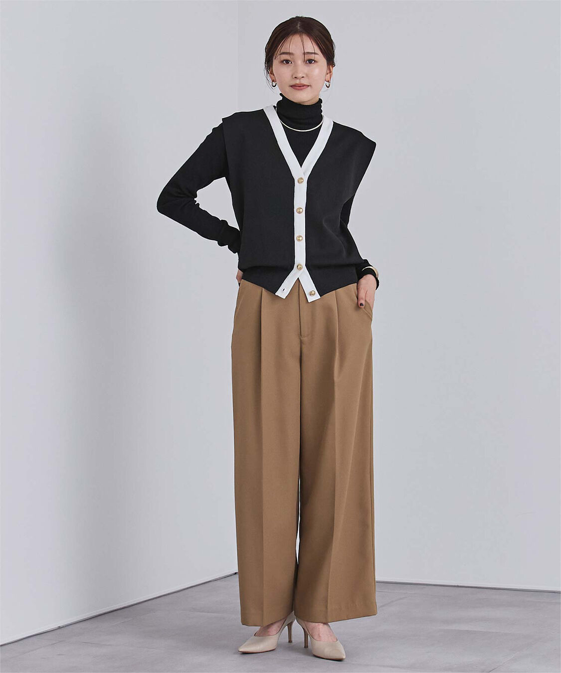 ur's「ゴールド釦コクーンニットベスト」|ニット・セーター|