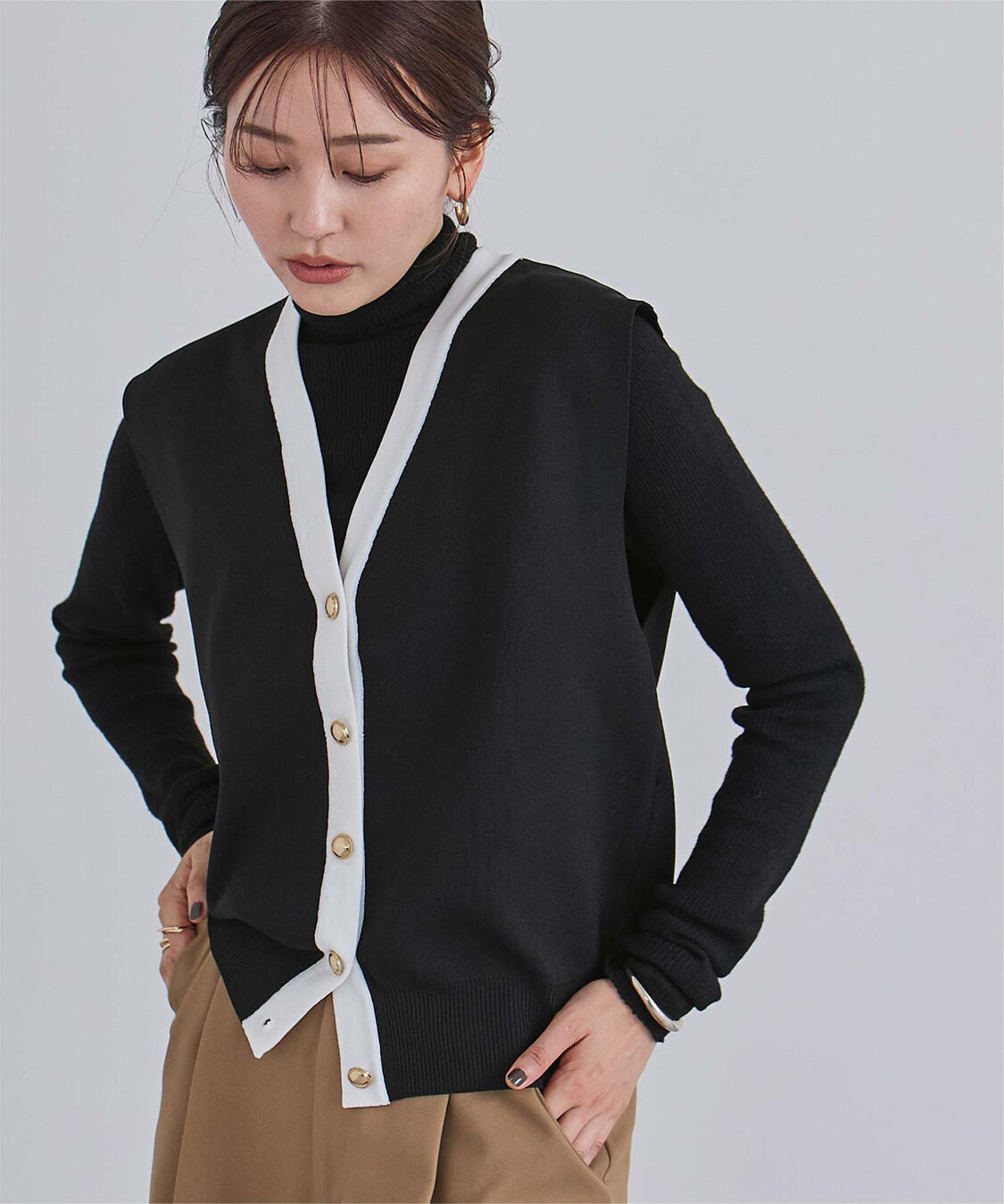 ur's「ゴールド釦コクーンニットベスト」|ニット・セーター|