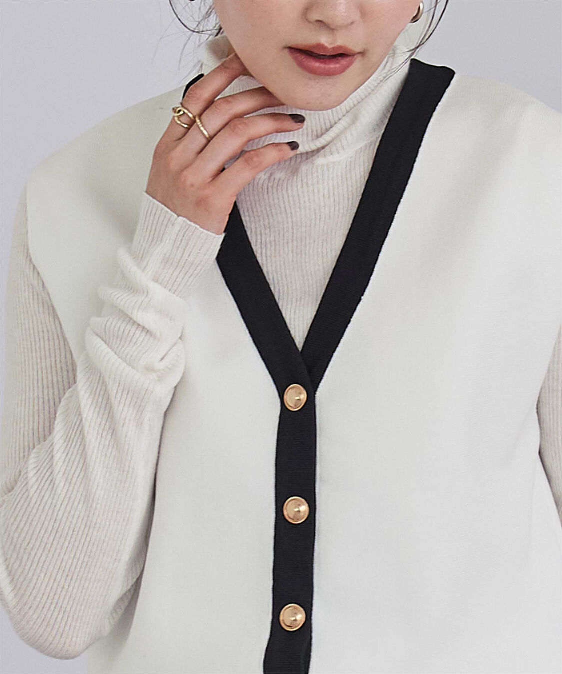 ur's「ゴールド釦コクーンニットベスト」|ニット・セーター|