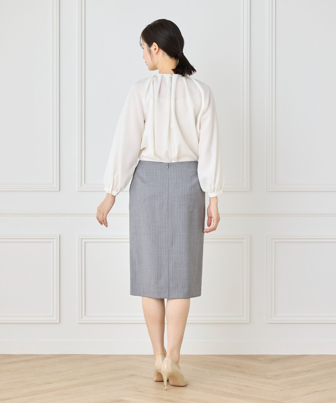 INED「ペンシルスカート《CERRUTI》」|タイト|