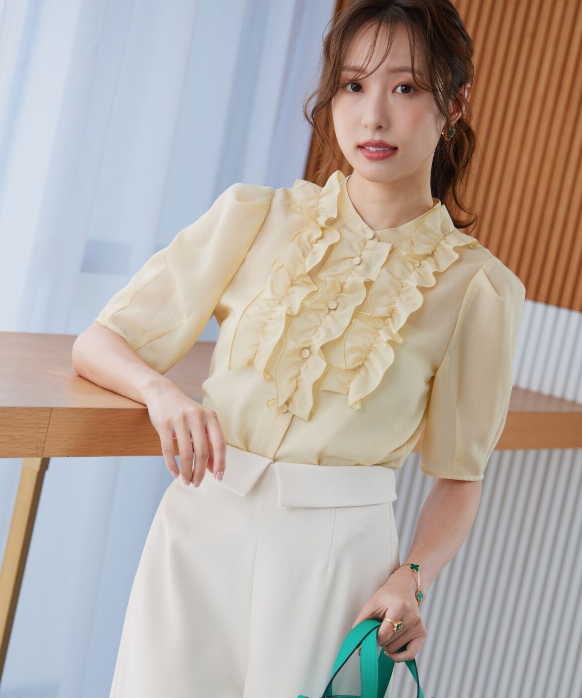 Maglie le cassetto「《大きいｻｲｽﾞ》&ldquo;ﾌﾘﾘｯｼｭ ｼｱｰﾌﾞﾗｳｽ《M Maglie le cassetto&times; 」|シャツ・ブラウス|イエロー