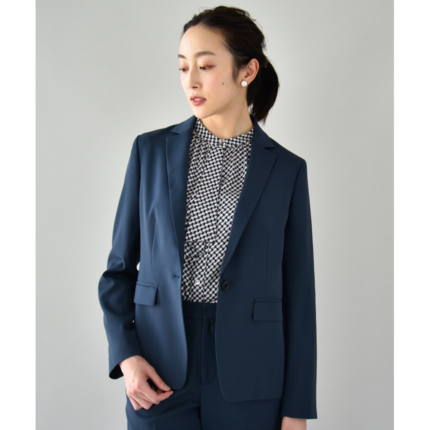 UNTITLED「【軽くて快適！】ウール混 ストレッチテーラードジャケット」|テーラードジャケット|ブルー(092)