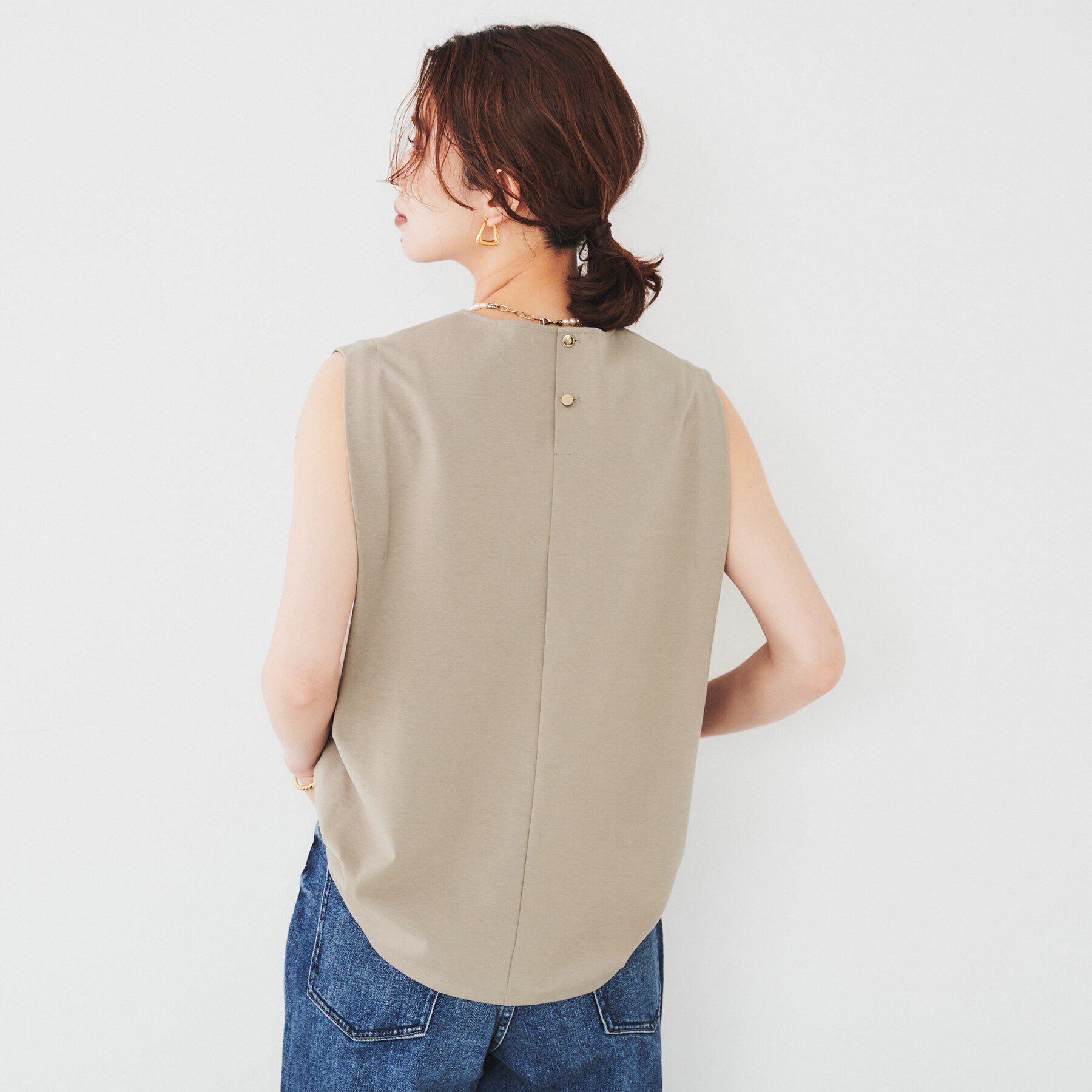 UNTITLED「【二の腕スッキリ/なめらか素材】タックノースリーブ」|Tシャツ・カットソー|