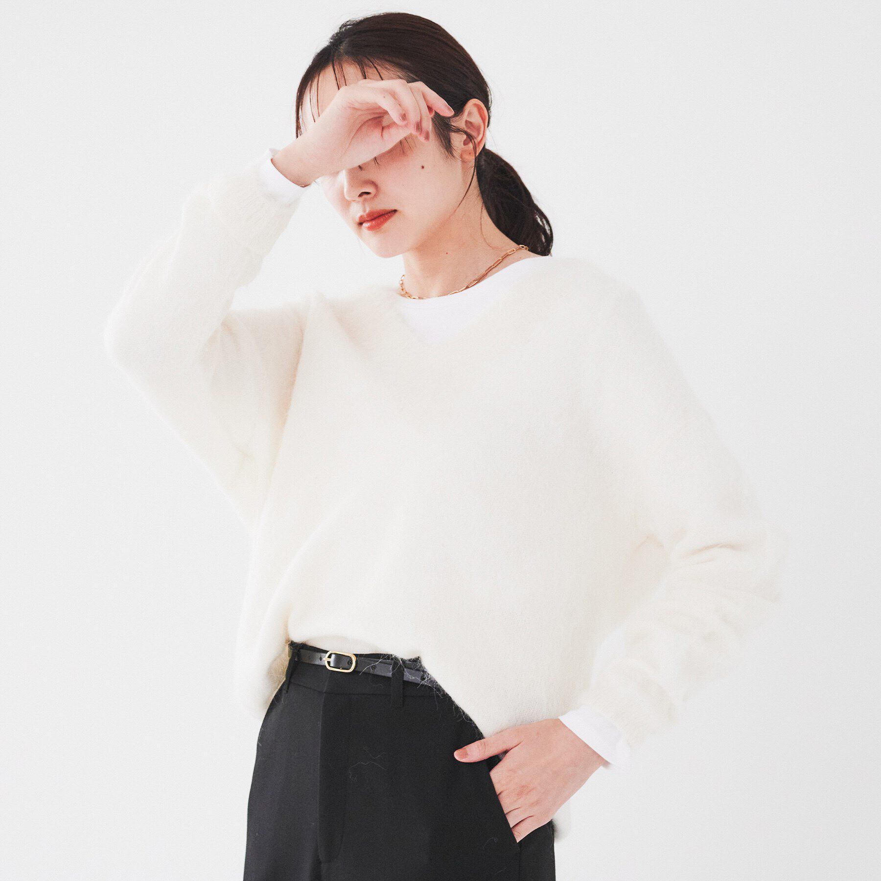 UNTITLED「【毛足感/リラクシー】スーリーアルパカ混Vネックニット」|ニット・セーター|