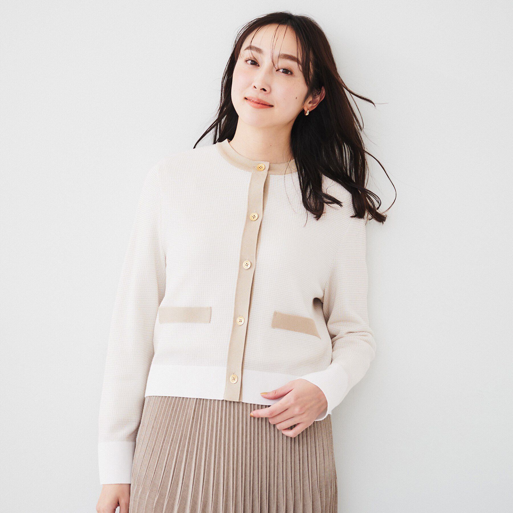 UNTITLED「【配色カラー/アンサンブル可能】キレイめ カーディガンニット」|カーディガン|ライトベージュ(55