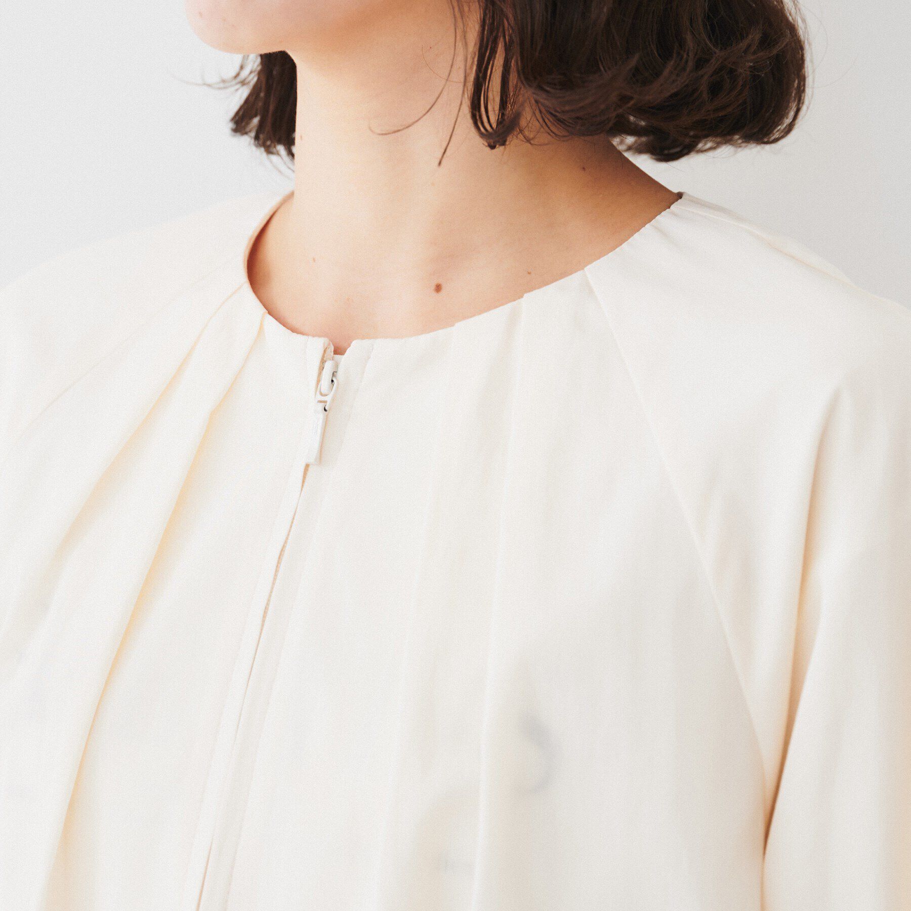 UNTITLED「【春の軽羽織り】ボリューム袖 ノーカラーブルゾン」|ブルゾン・スタジャン|