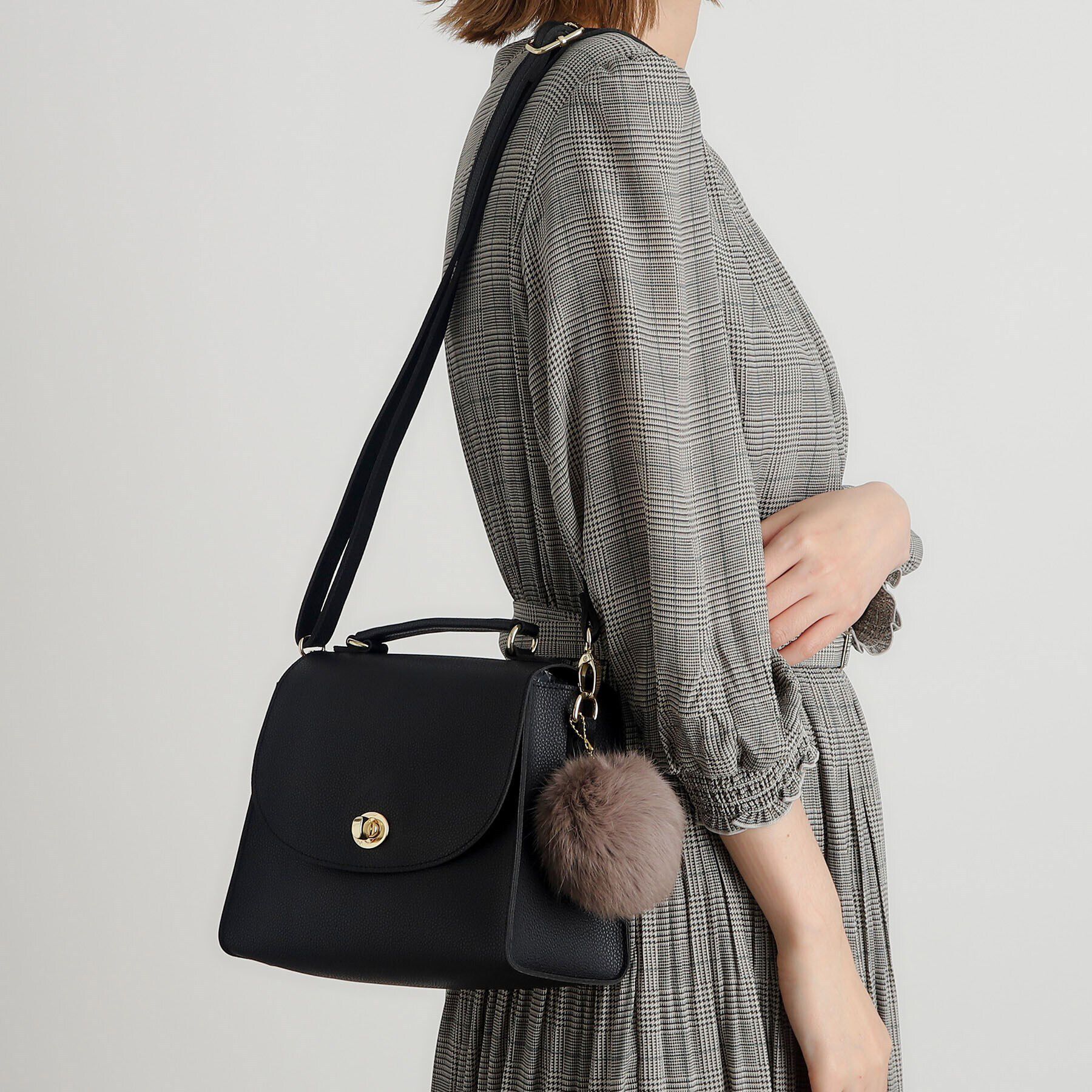 grove「【雑誌掲載】フラップヒネリショルダー」|ショルダー・メッセンジャー|ブラック(019)