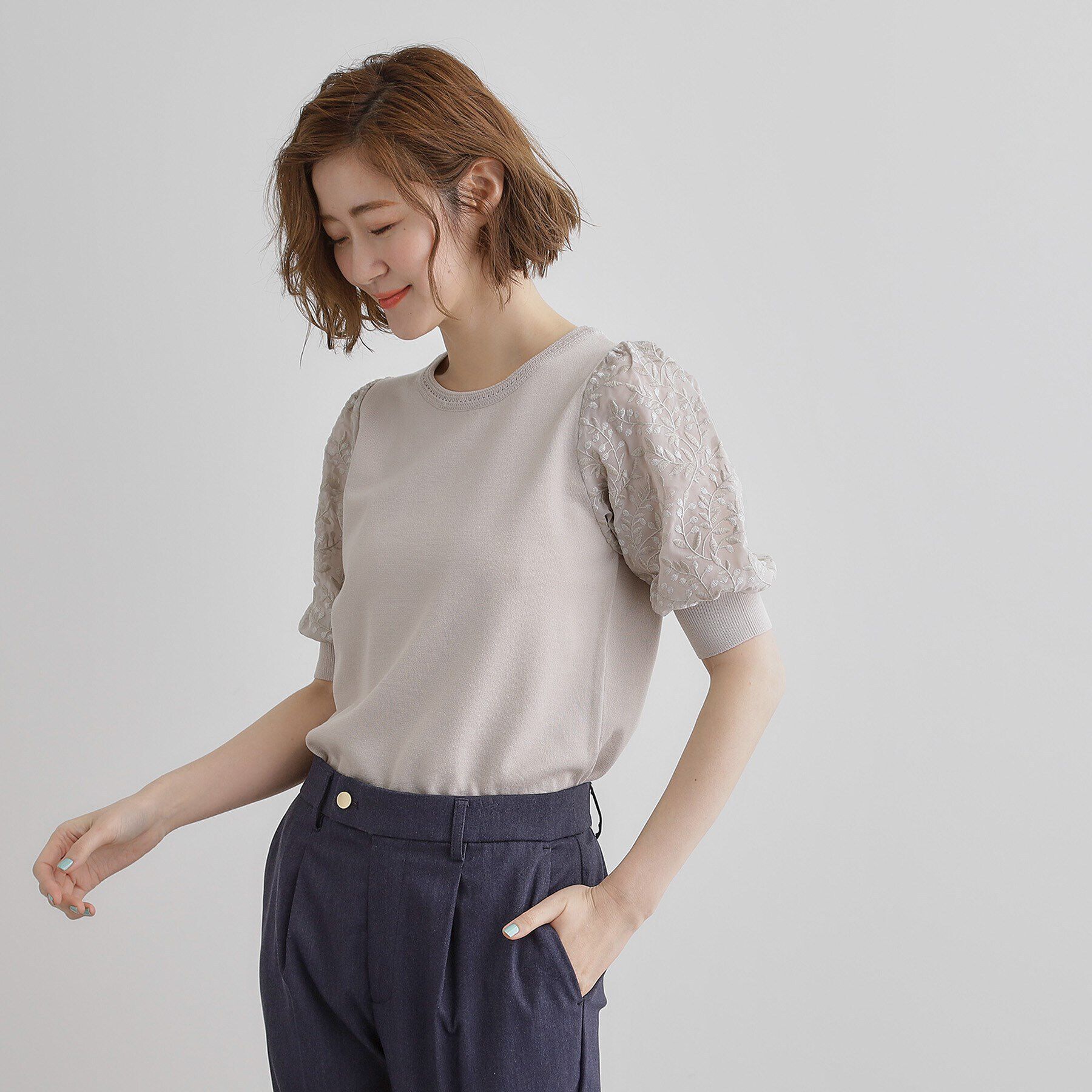 grove「ほんのり透ける抜け感がポイント！袖刺繍5分袖プルオーバー」|ニット・セーター|