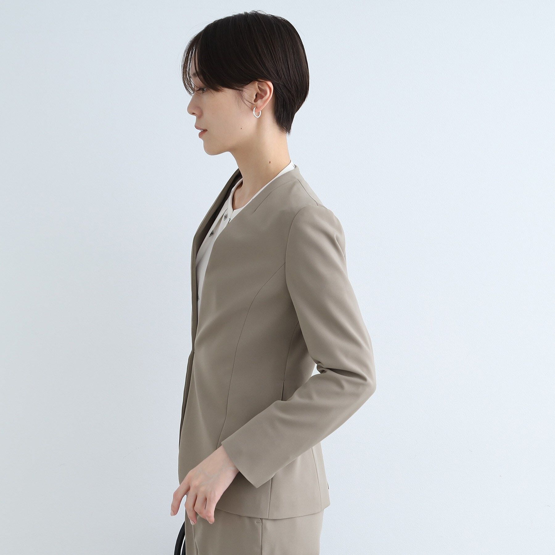 INDIVI「【定番スーツ/洗える/UVケア】ストレッチノーカラージャケット」|スーツ|