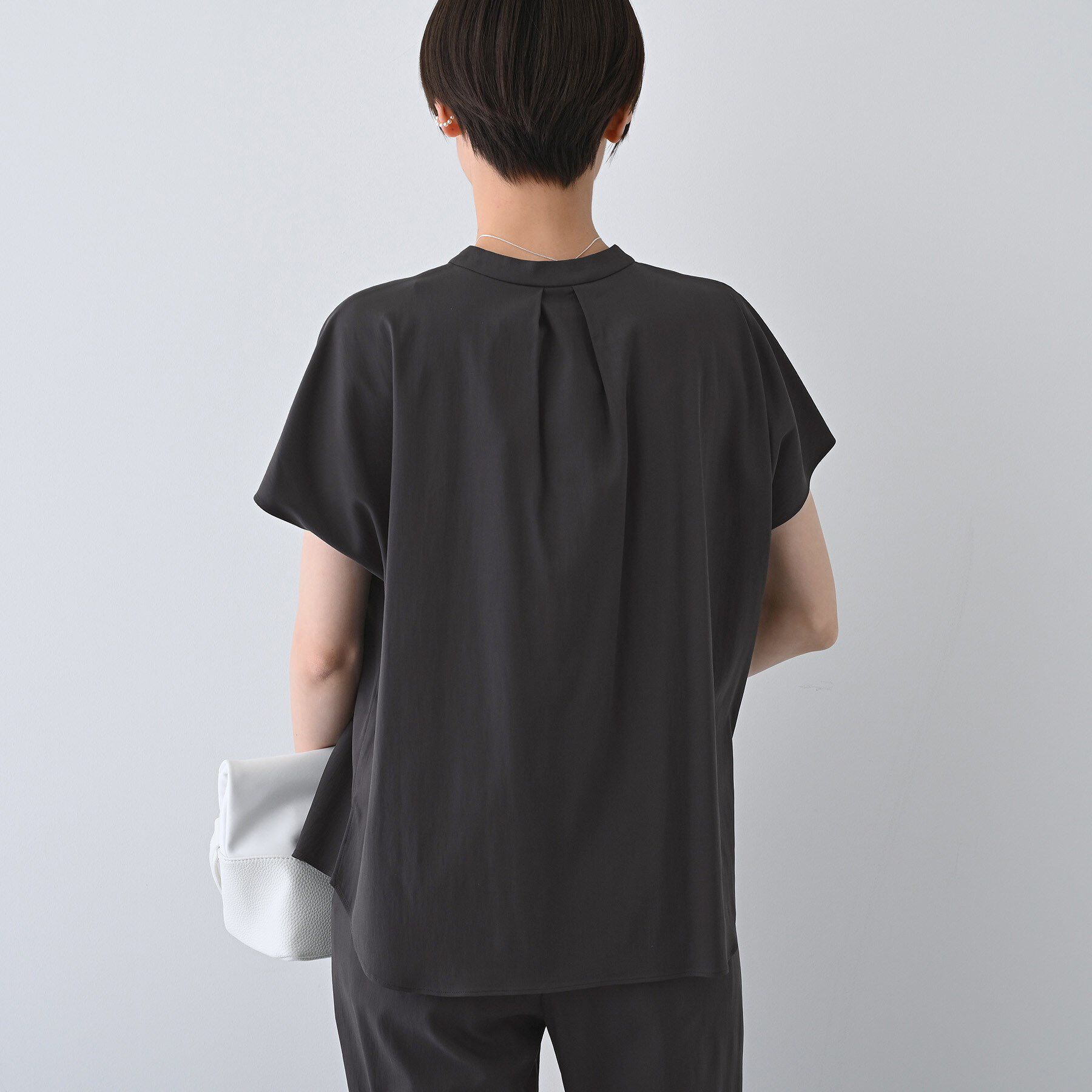 INDIVI「【洗える／SETUP可能/UVケア/接触冷感/日本製】バンドカラー半袖ブラウス」|シャツ・ブラウス|