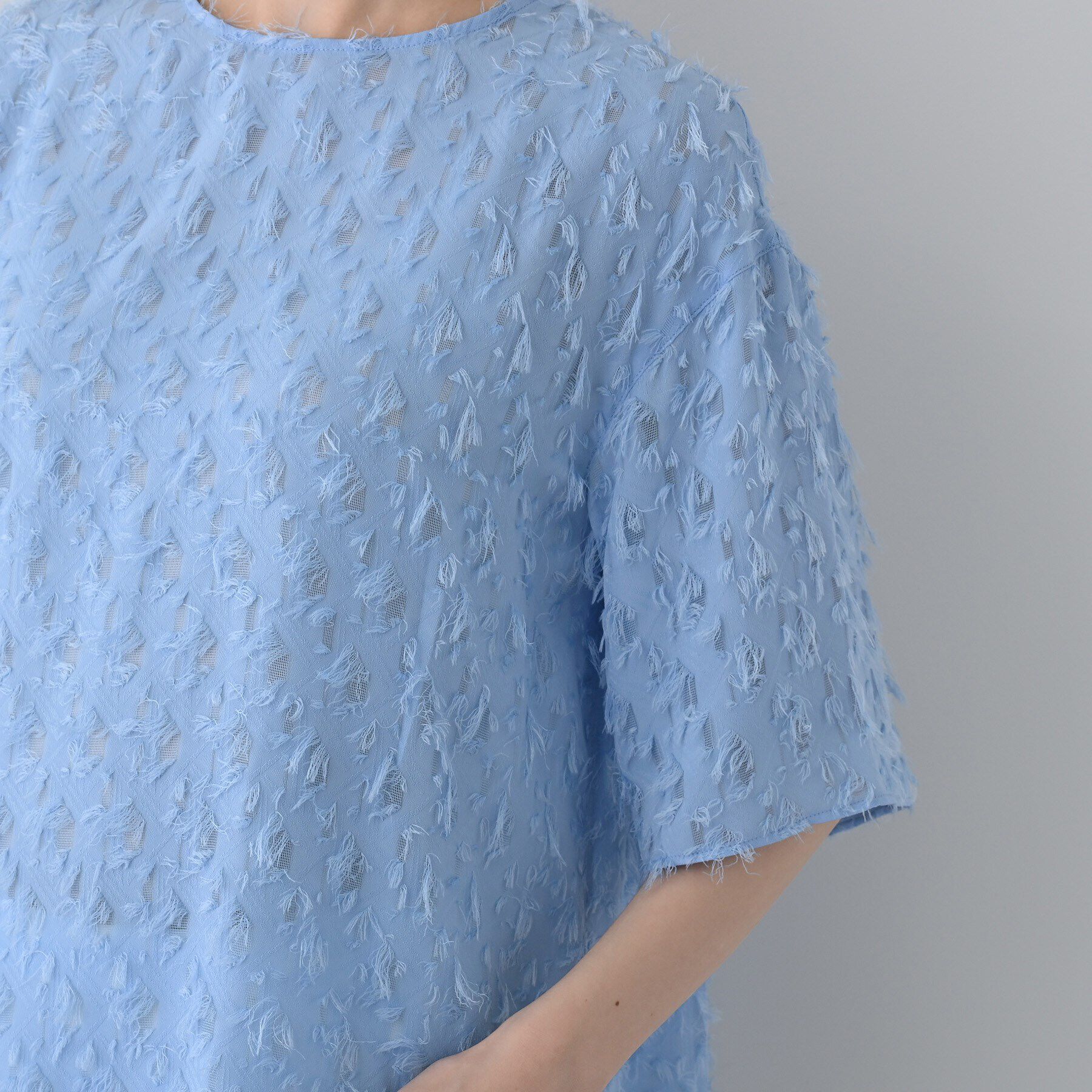 INDIVI「【トレンド／ヘアリー】フリンジカットジャカードTブラウス」|シャツ・ブラウス|