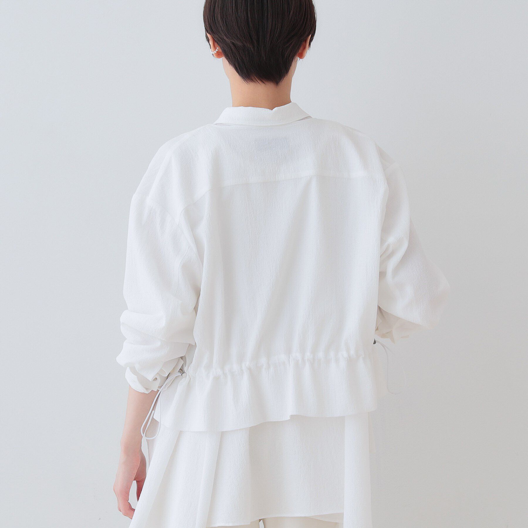 INDIVI「【洗える／凹凸素材】ドロストデザインショート丈ブルゾン」|ブルゾン・スタジャン|