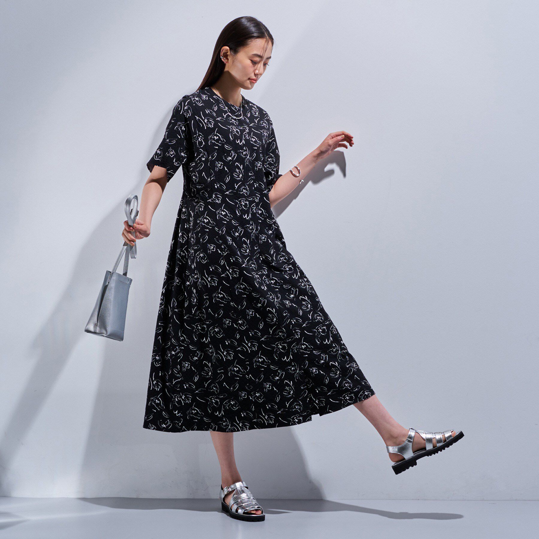 INDIVI「【洗える／UVケア／羽織り可能】フラワー柄前あきワンピース」|ワンピース|