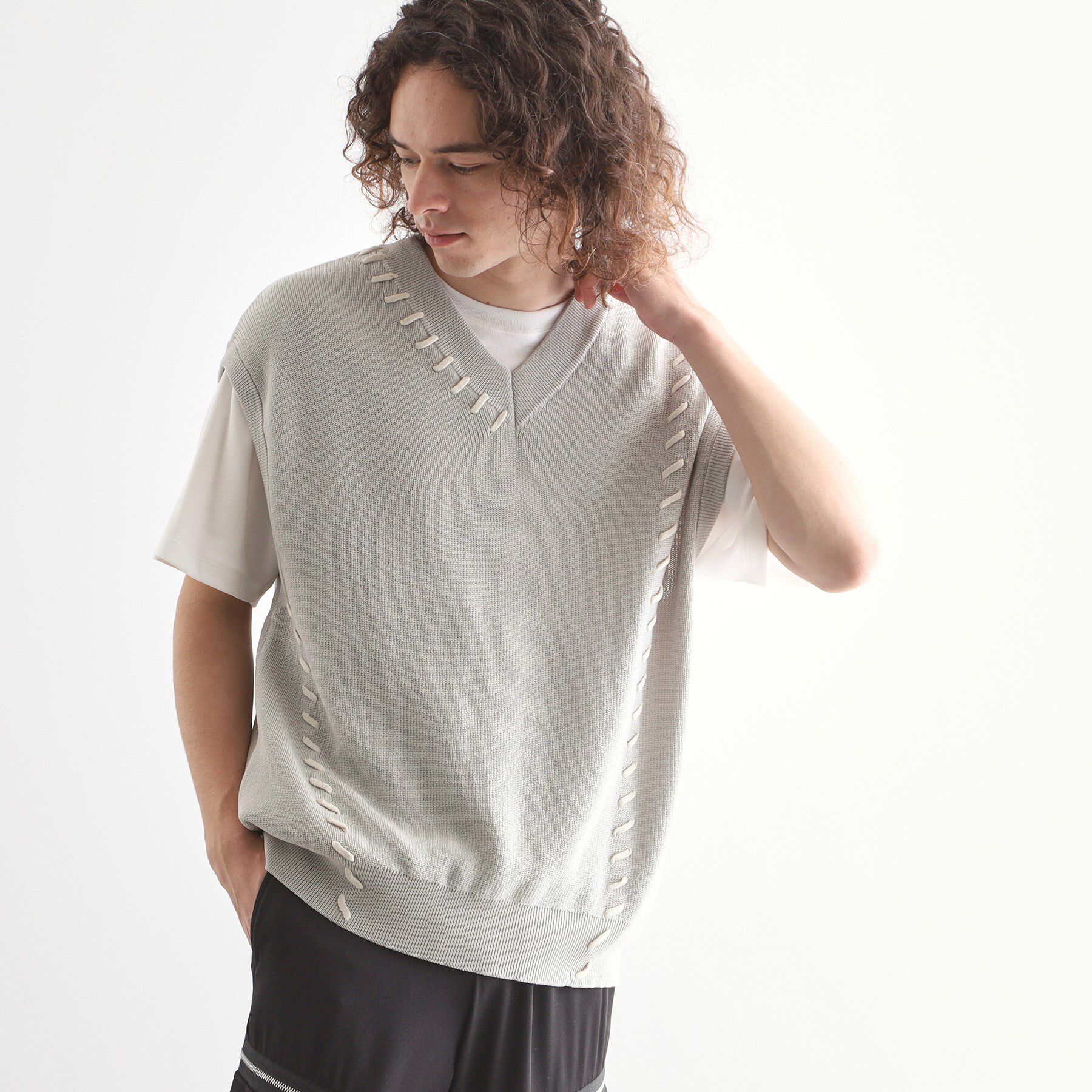 tk.TAKEO KIKUCHI「クロップドVネックニットベスト」|ベスト・ジレ|ライトグレー(011