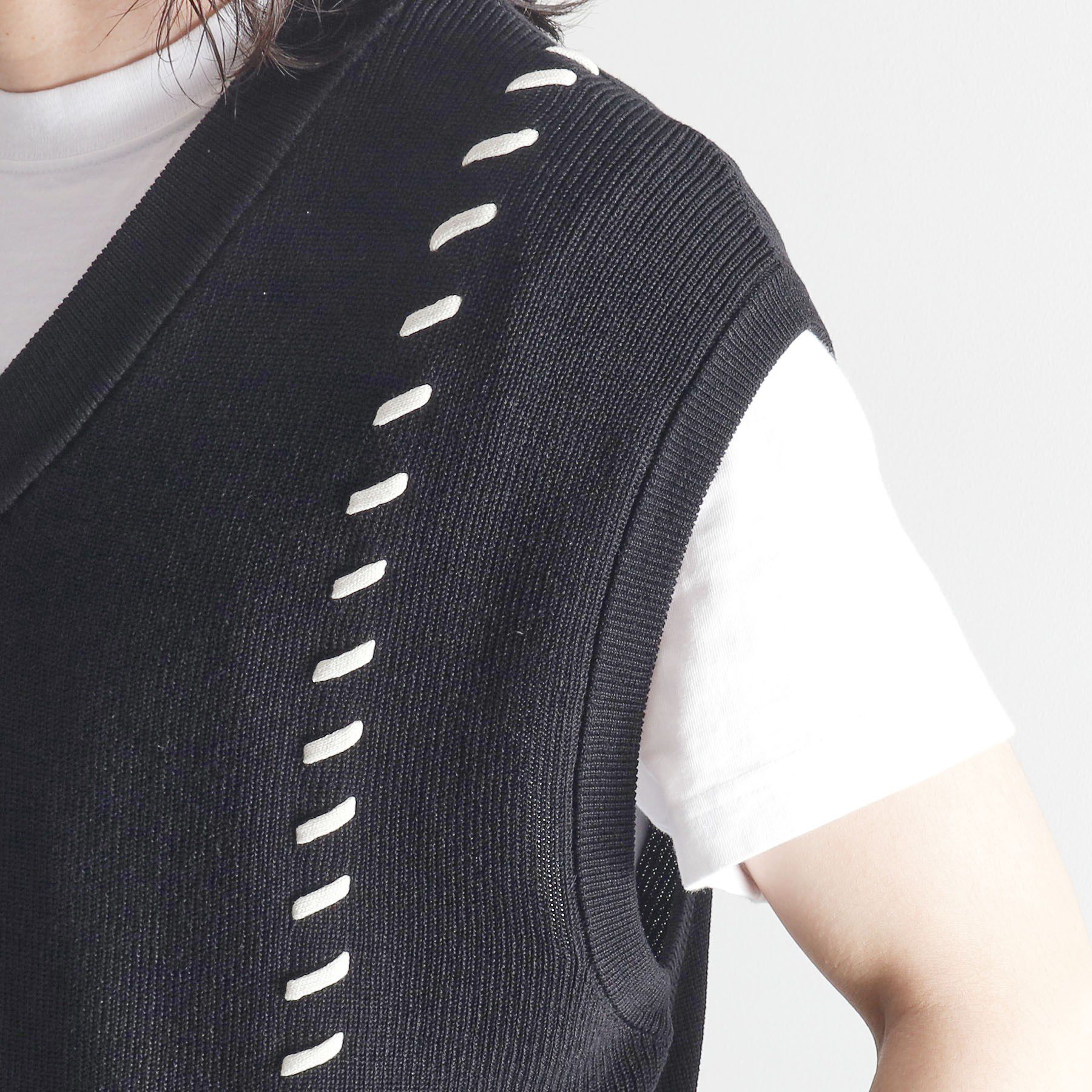 tk.TAKEO KIKUCHI「クロップドVネックニットベスト」|ベスト・ジレ|