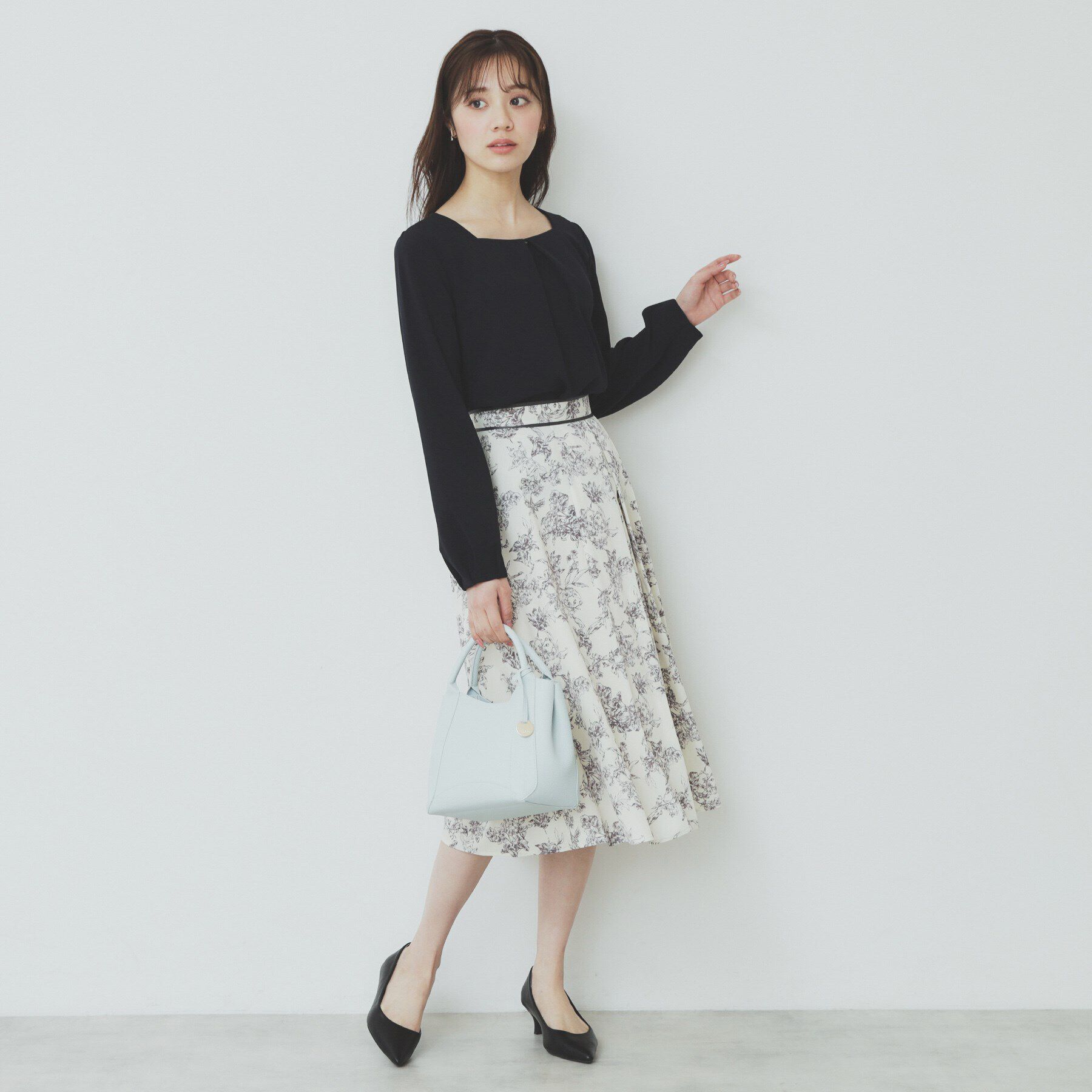 index「キーネックタックデザイントップス【洗濯機洗い可】」|Tシャツ・カットソー|