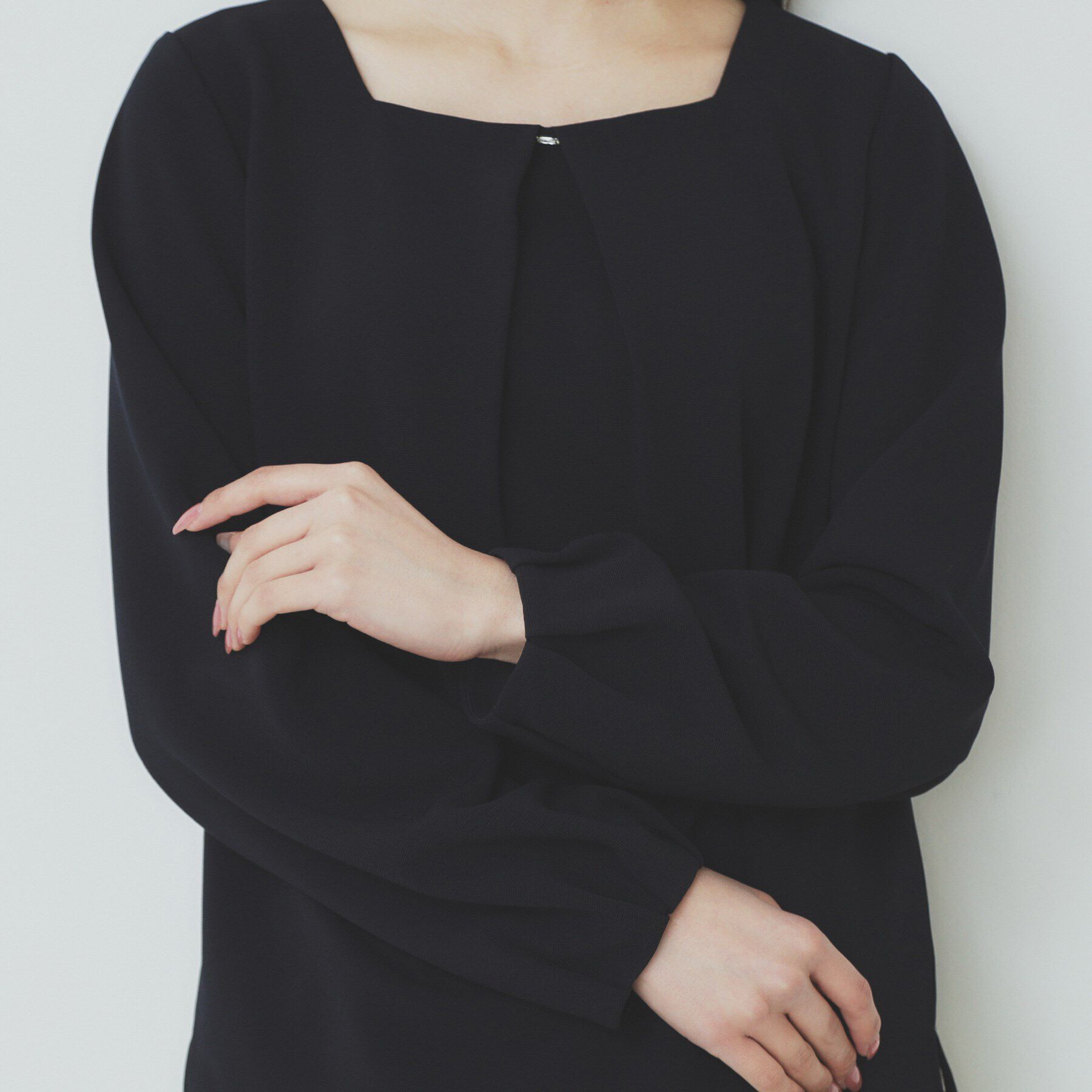 index「キーネックタックデザイントップス【洗濯機洗い可】」|Tシャツ・カットソー|