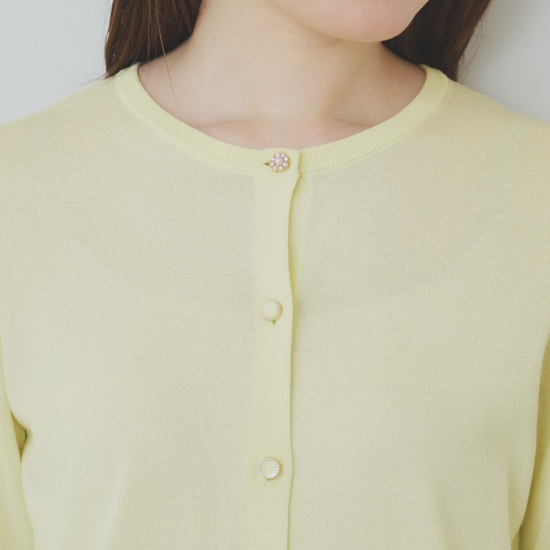 index「《7色展開/XS-LLサイズ》ビジューボタンニットカーディガン【洗濯機洗い可/抗ピル/接触冷感】」|カーディガン|