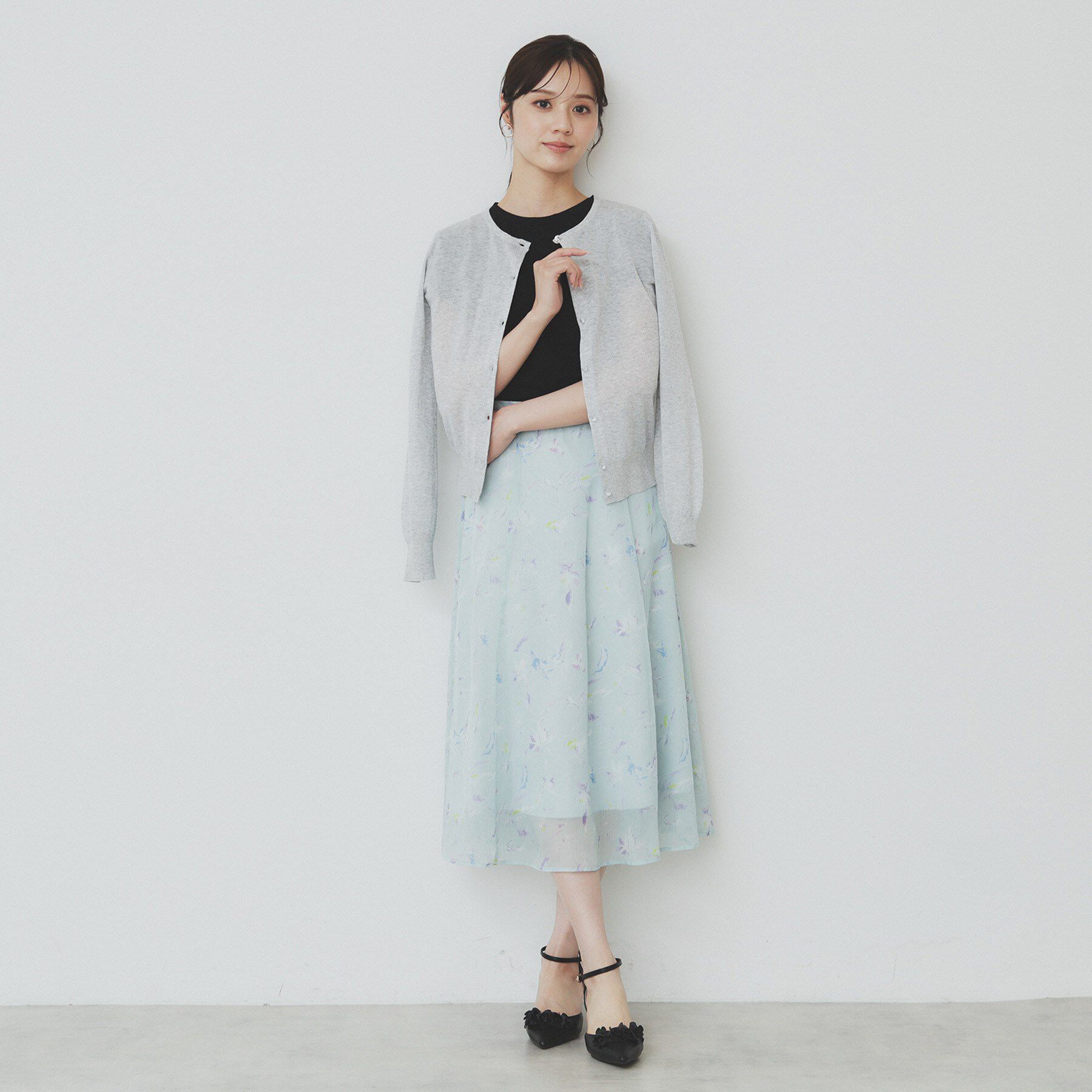 index「《7色展開/XS-LLサイズ》ビジューボタンクルーネックカーディガン【洗濯機洗い可】」|カーディガン|