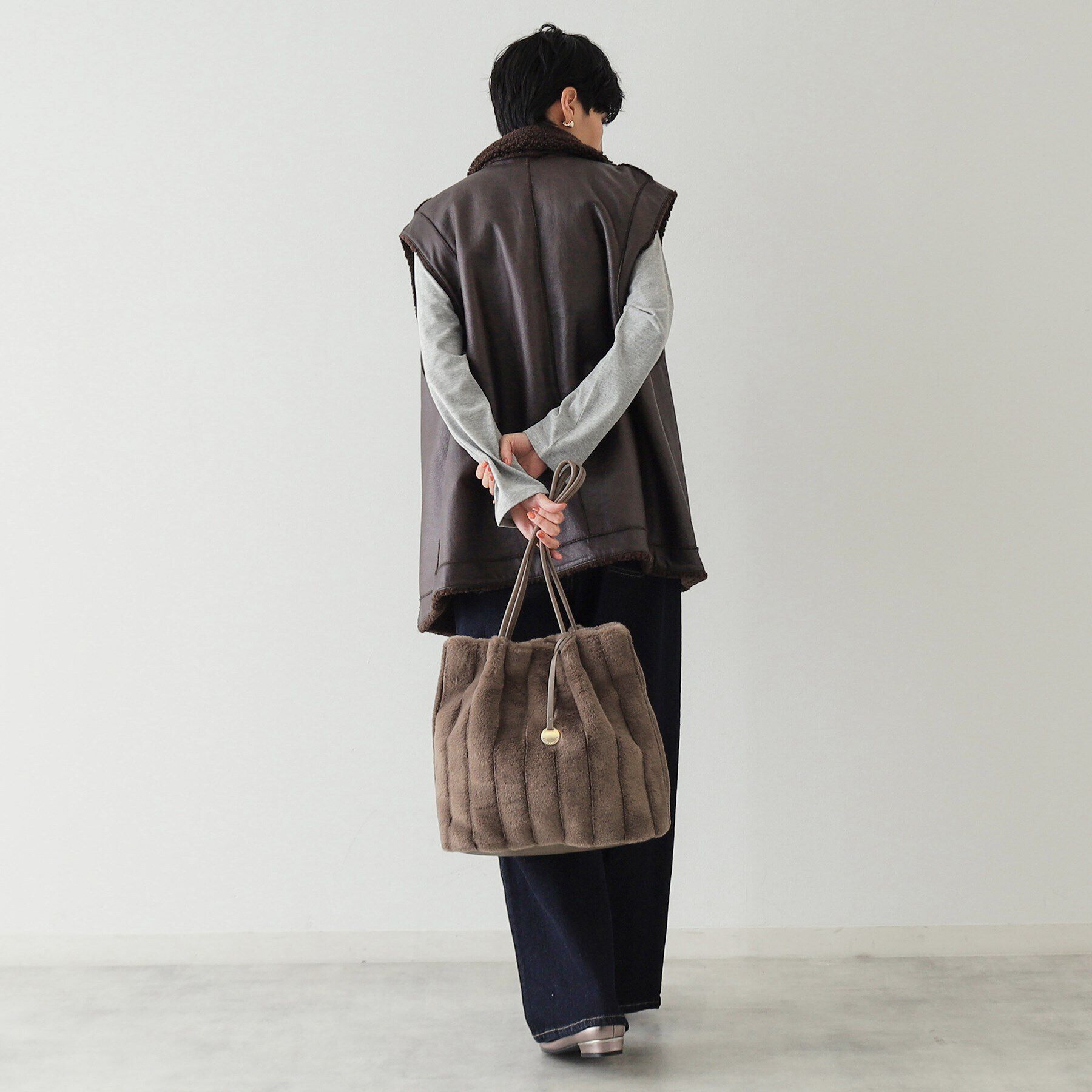 OPAQUE.CLIP「【A4サイズ対応/マチ付き】ストライプフェイクファートートバッグ」|ショルダー・メッセンジャー|