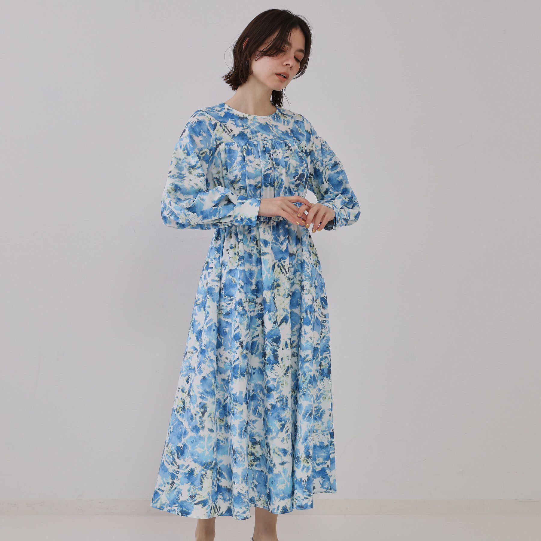 OPAQUE.CLIP「ぼかしフラワープリントワンピース【洗濯機洗い可】」|ワンピース|ブルー(192)