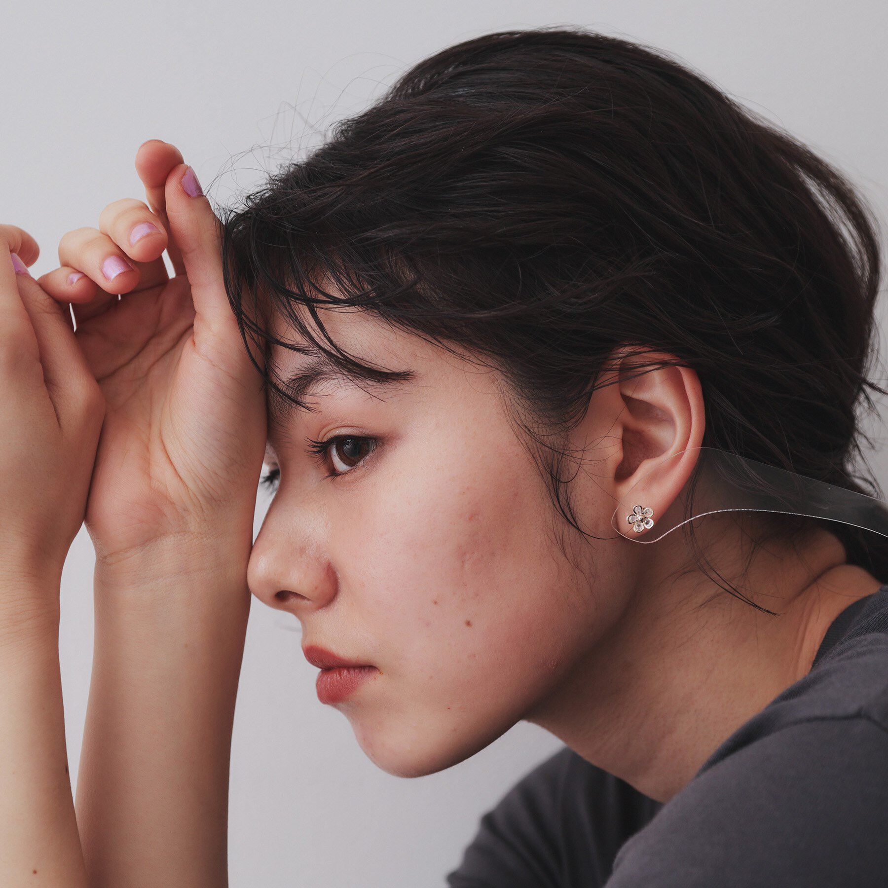 OPAQUE.CLIP「フラワーモチーフメタルミニピアス」|ピアス|