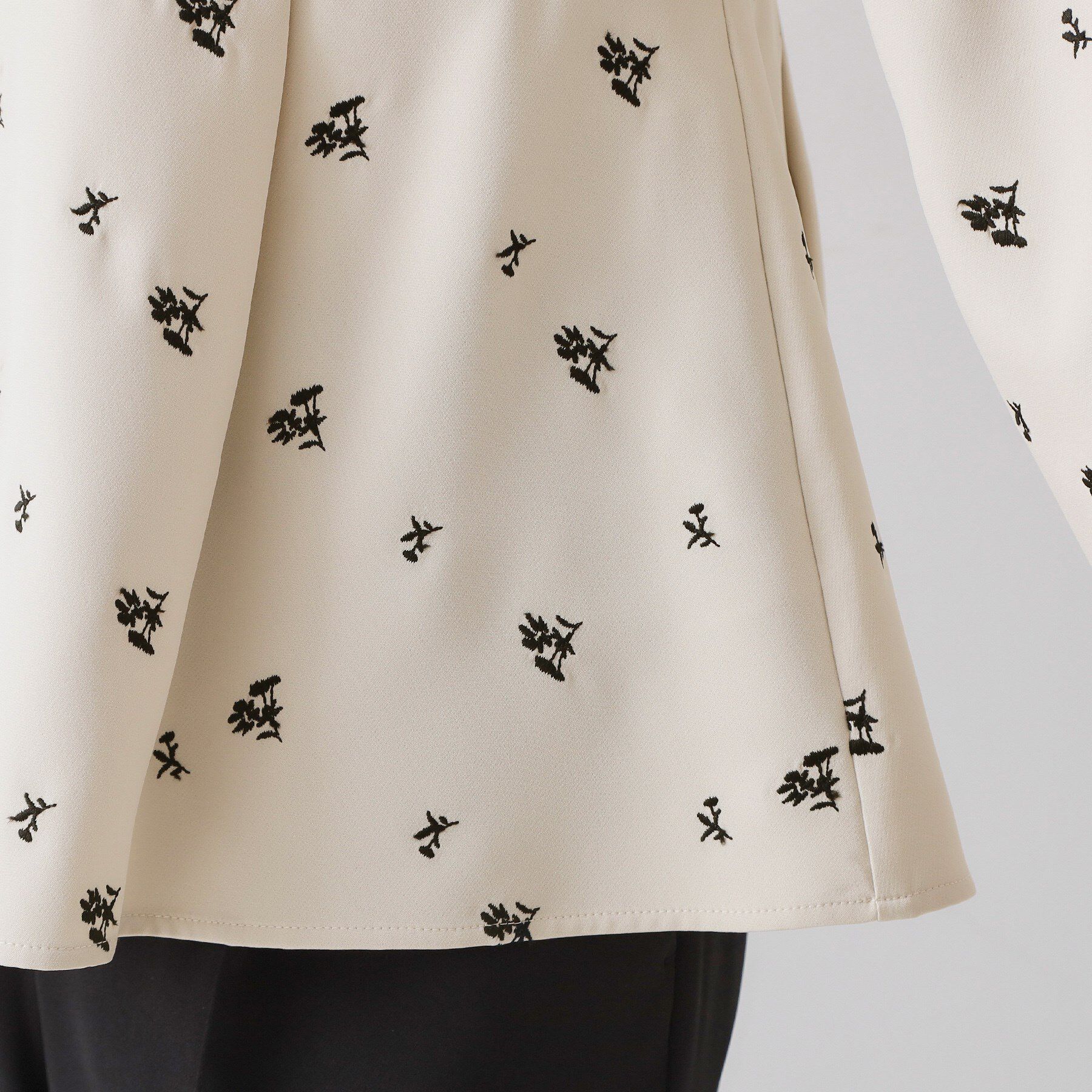 OPAQUE.CLIP「フラワー刺繍ペプラムブラウス【洗濯機OK】」|シャツ・ブラウス|