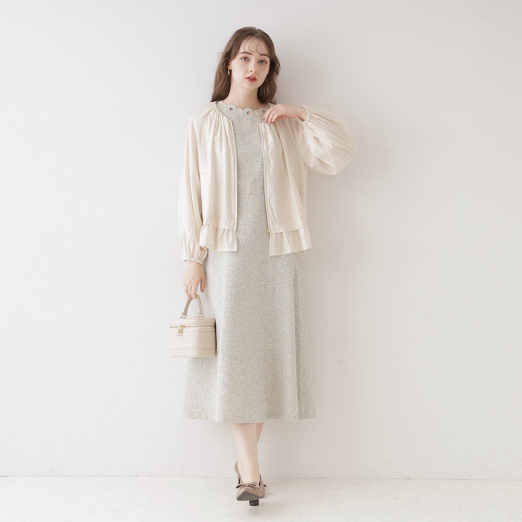 Couture broach「【上品・高見えブルゾン】シルキーローンノーカラーフリルブルゾン」|ブルゾン・スタジャン|