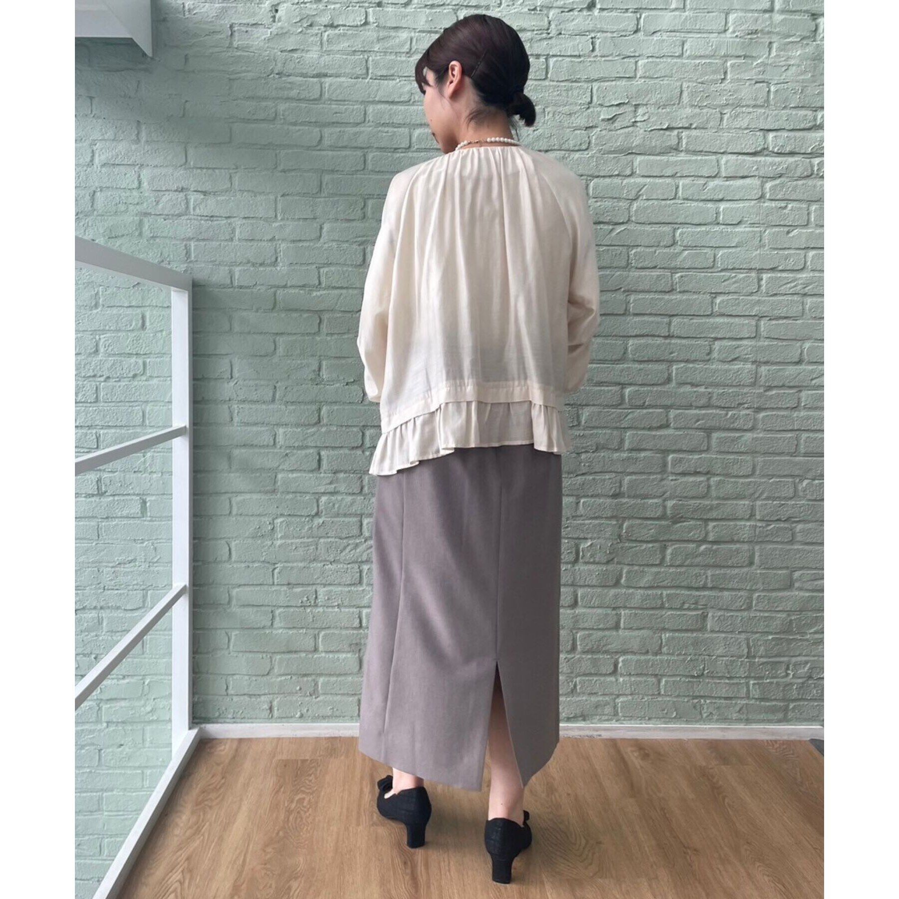 Couture broach「【上品・高見えブルゾン】シルキーローンノーカラーフリルブルゾン」|ブルゾン・スタジャン|