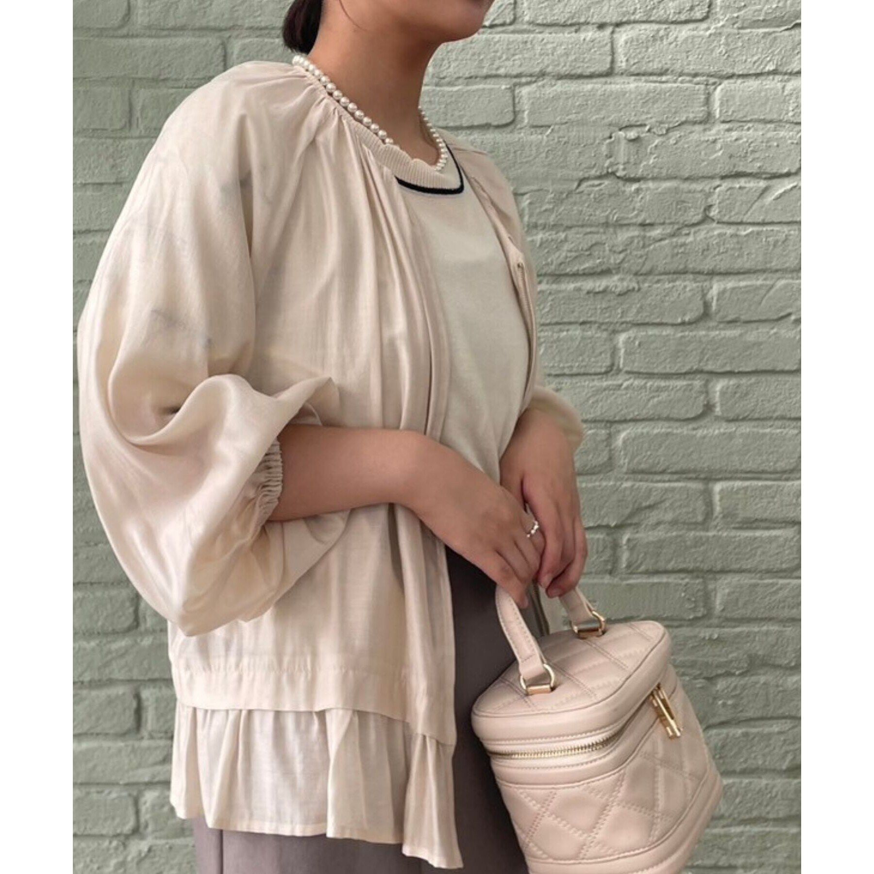 Couture broach「【上品・高見えブルゾン】シルキーローンノーカラーフリルブルゾン」|ブルゾン・スタジャン|