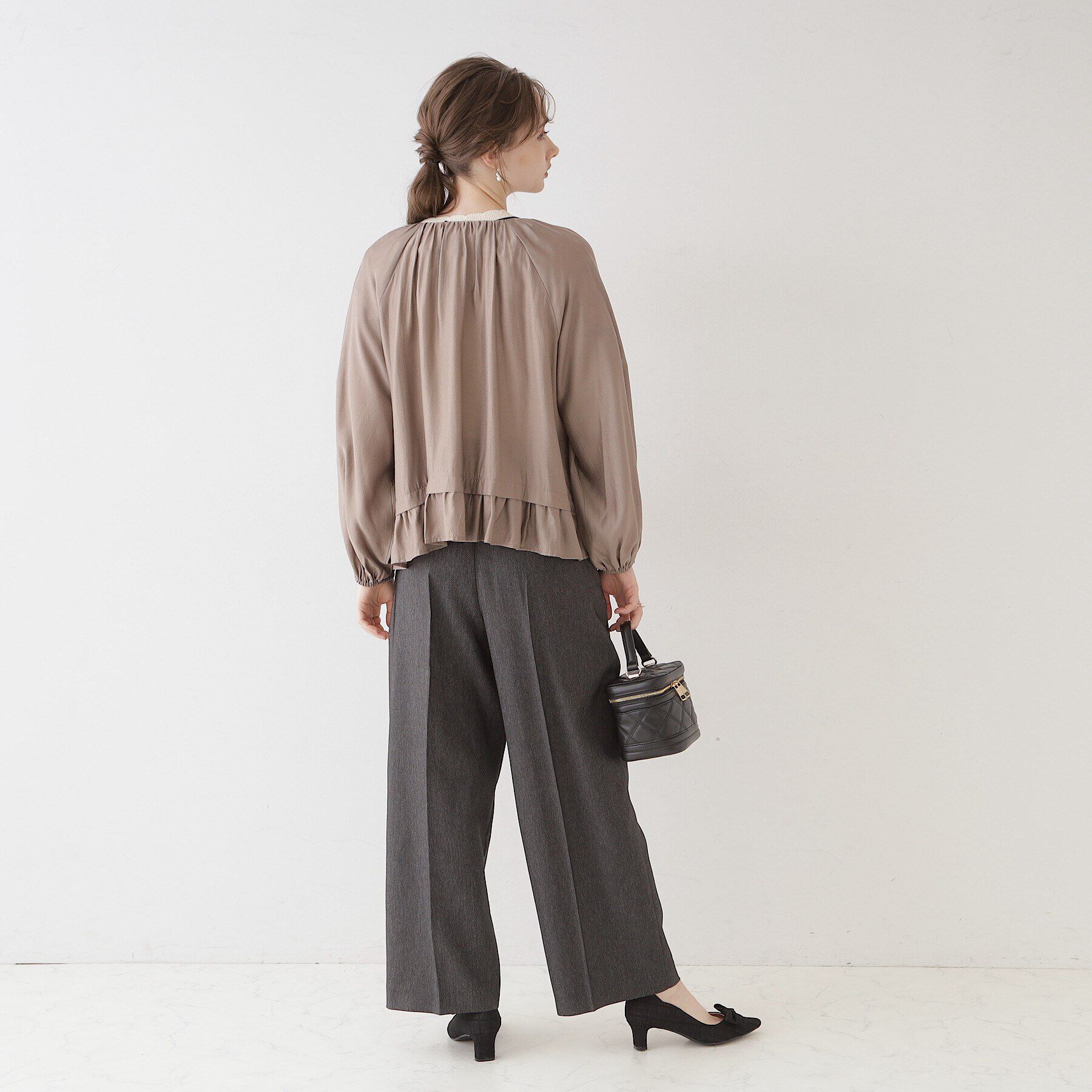 Couture broach「【上品・高見えブルゾン】シルキーローンノーカラーフリルブルゾン」|ブルゾン・スタジャン|