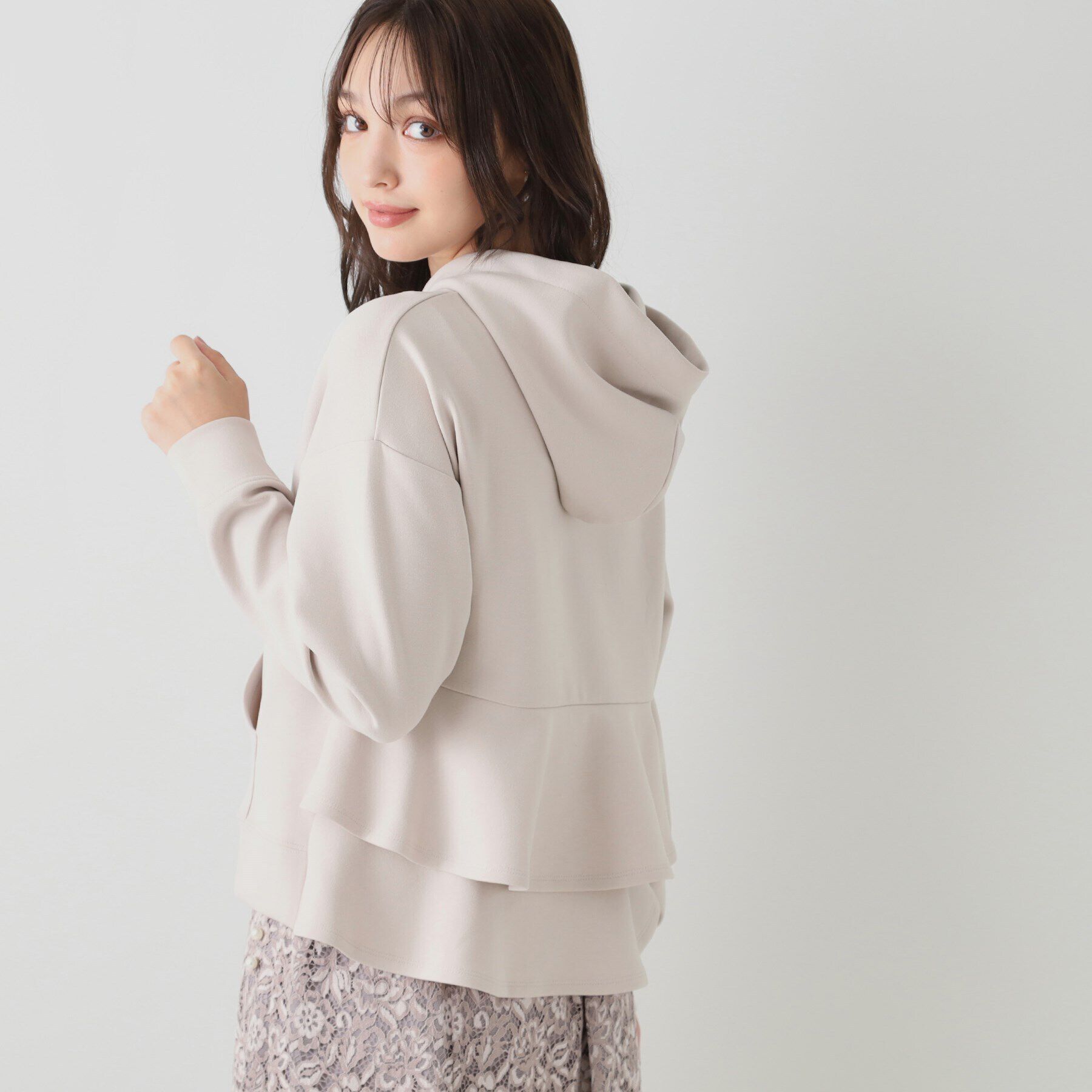 Couture broach「【洗える・オトナ可愛い】バックフリルダンボールフーディー」|パーカー|